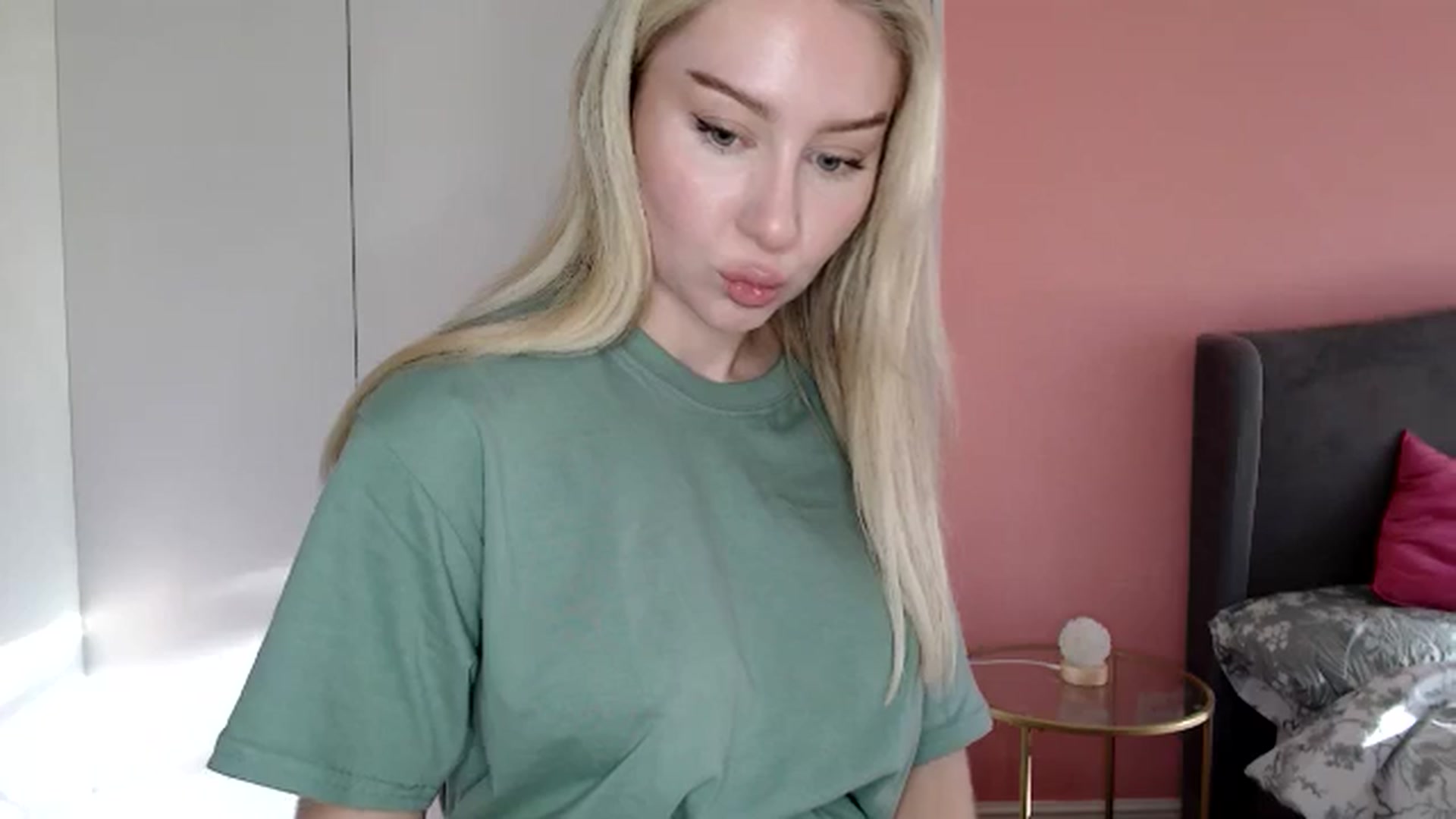 Gallery image thumbnail from PetiteAvax's myfreecams stream on, 11/20/2024, 13:58 image 19 of 20