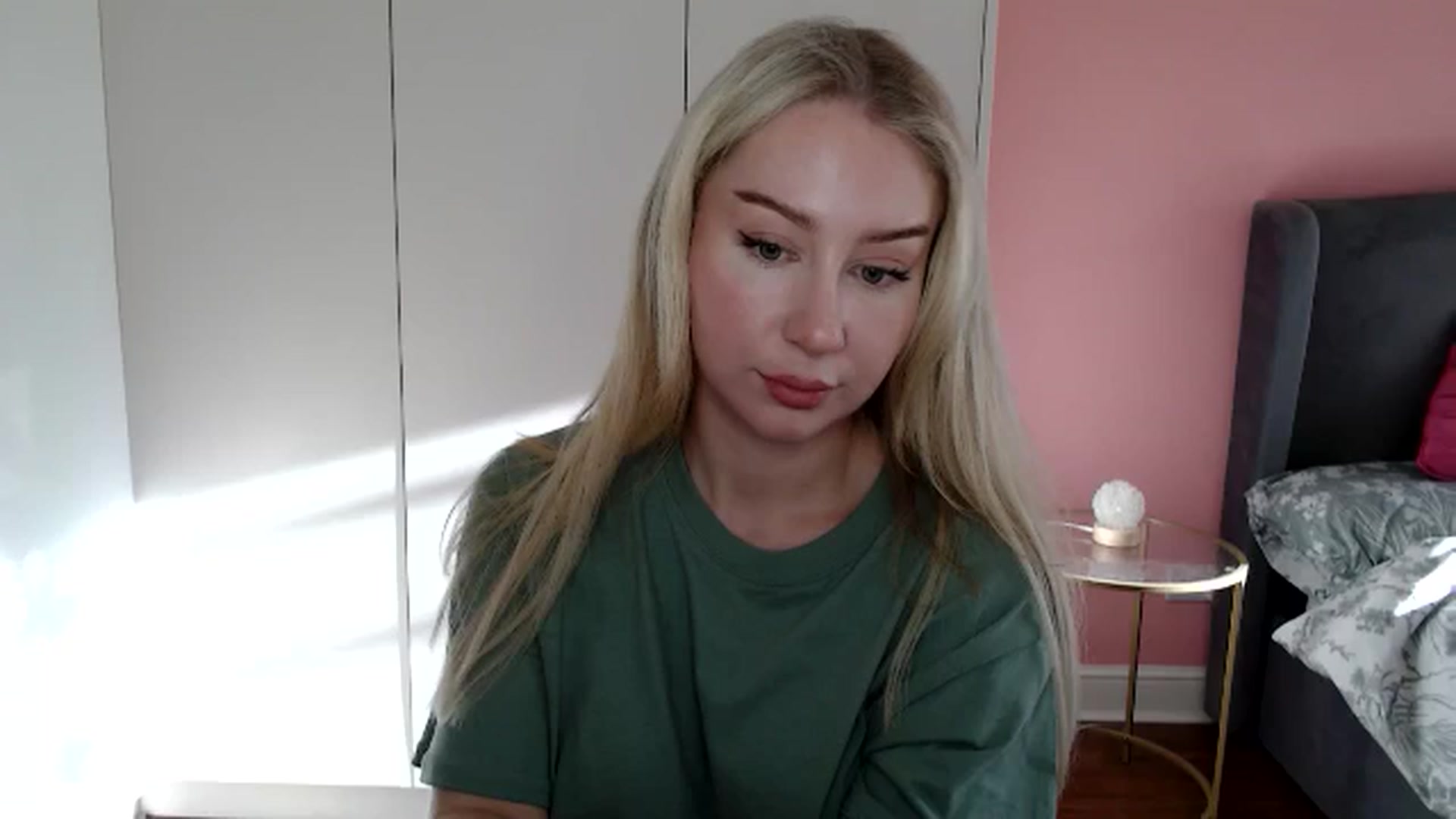 Gallery image thumbnail from PetiteAvax's myfreecams stream on, 11/20/2024, 13:58 image 6 of 20