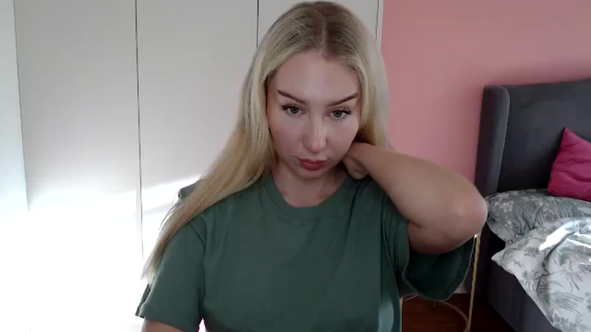 Gallery image thumbnail from PetiteAvax's myfreecams stream on, 11/20/2024, 13:58 image 1 of 20
