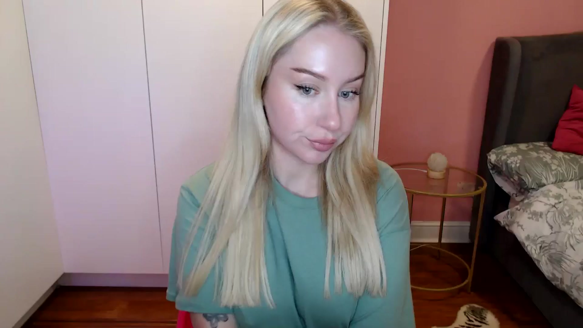 Gallery image thumbnail from PetiteAvax's myfreecams stream on, 11/20/2024, 19:08 image 1 of 20
