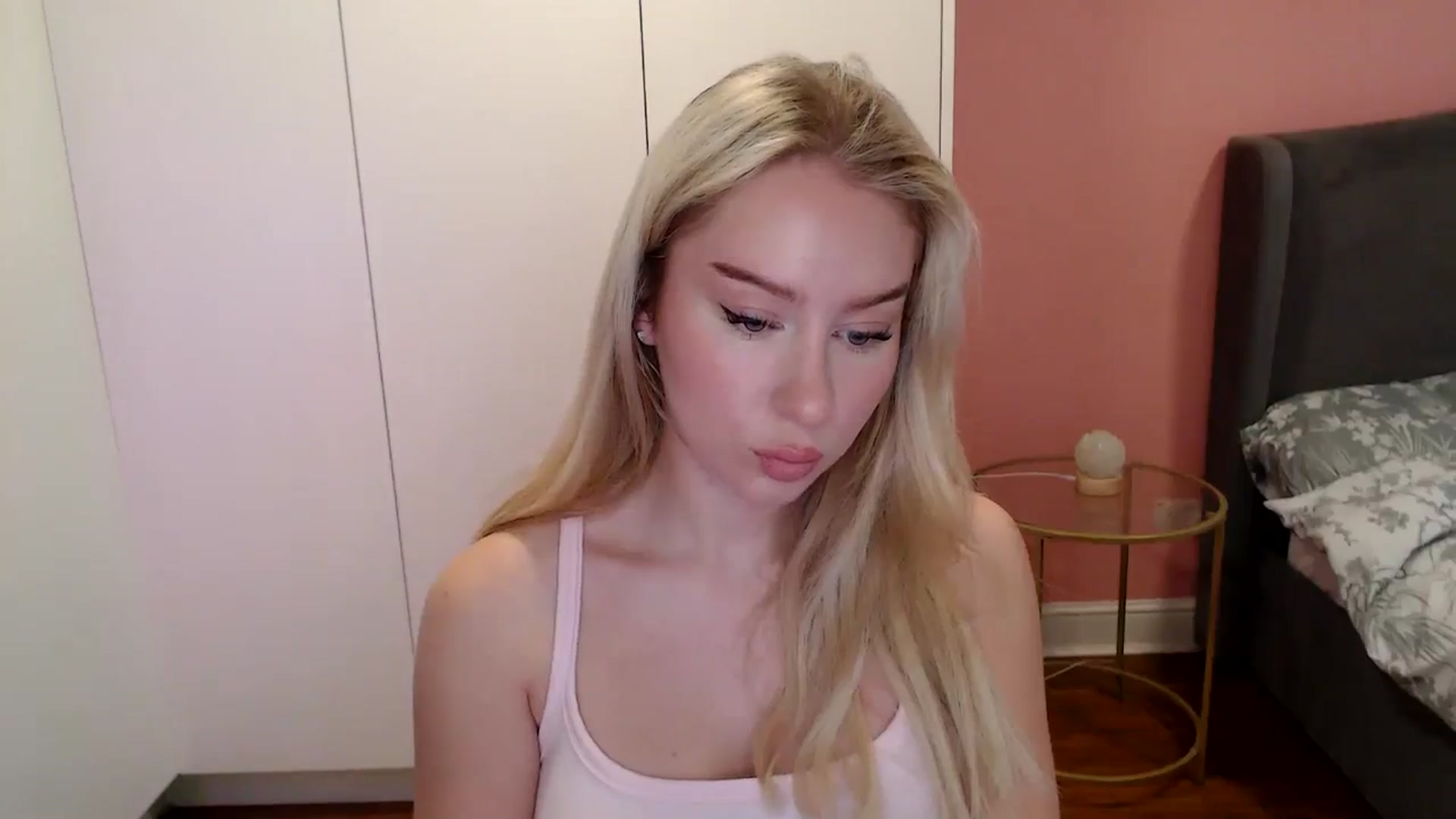 Gallery image thumbnail from PetiteAvax's myfreecams stream on, 11/21/2024, 11:53 image 11 of 20