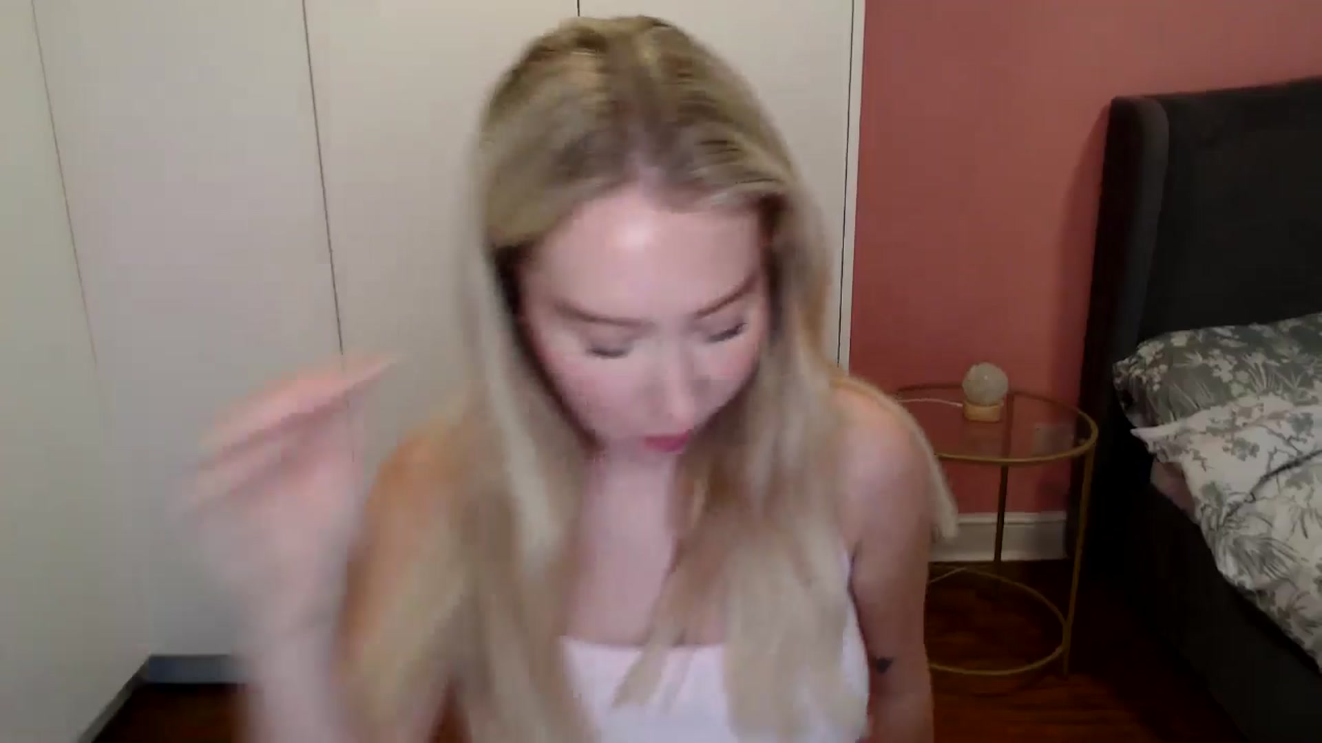 Gallery image thumbnail from PetiteAvax's myfreecams stream on, 11/21/2024, 11:53 image 10 of 20