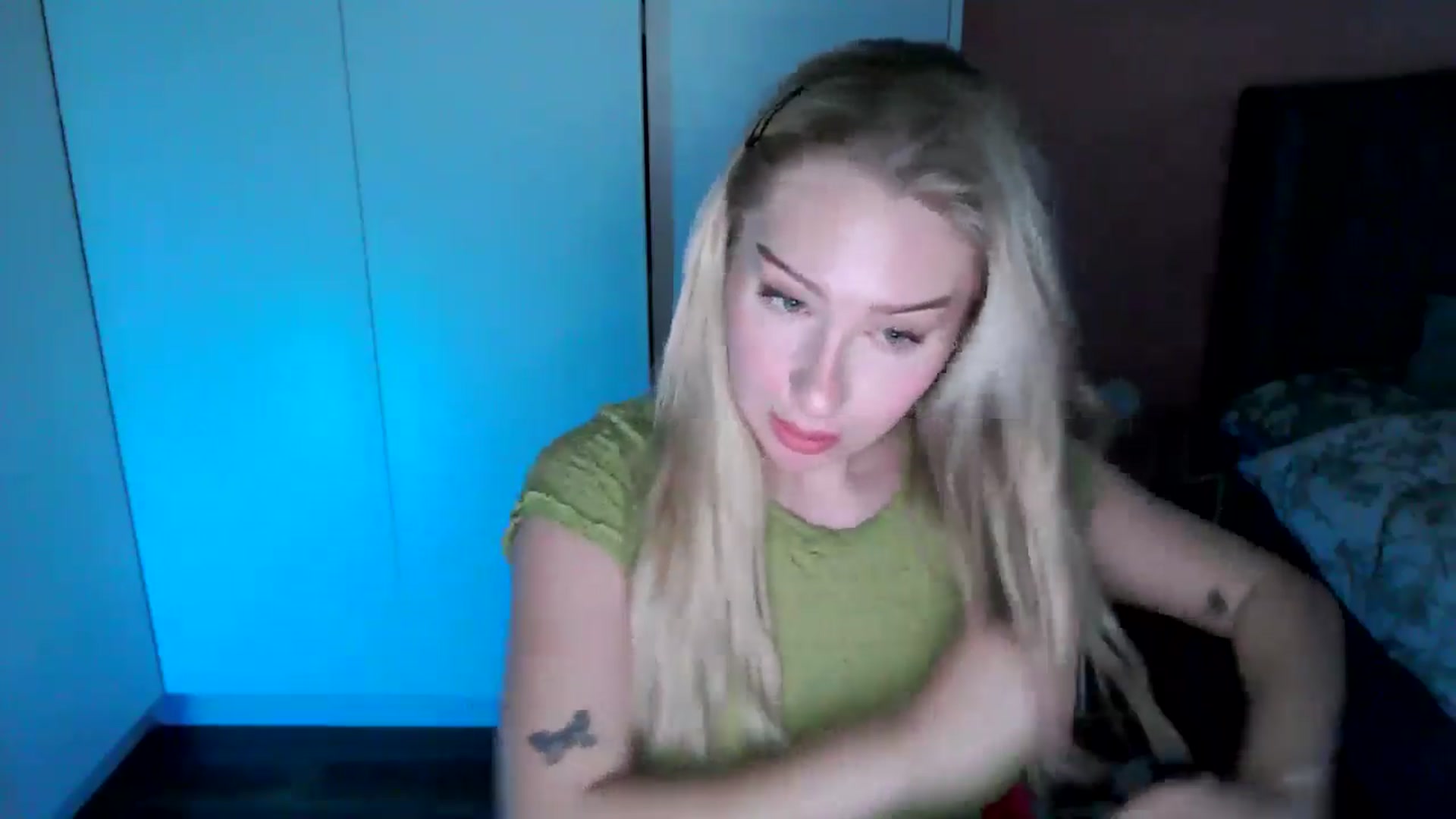 Gallery image thumbnail from PetiteAvax's myfreecams stream on, 11/22/2024, 16:52 image 14 of 20