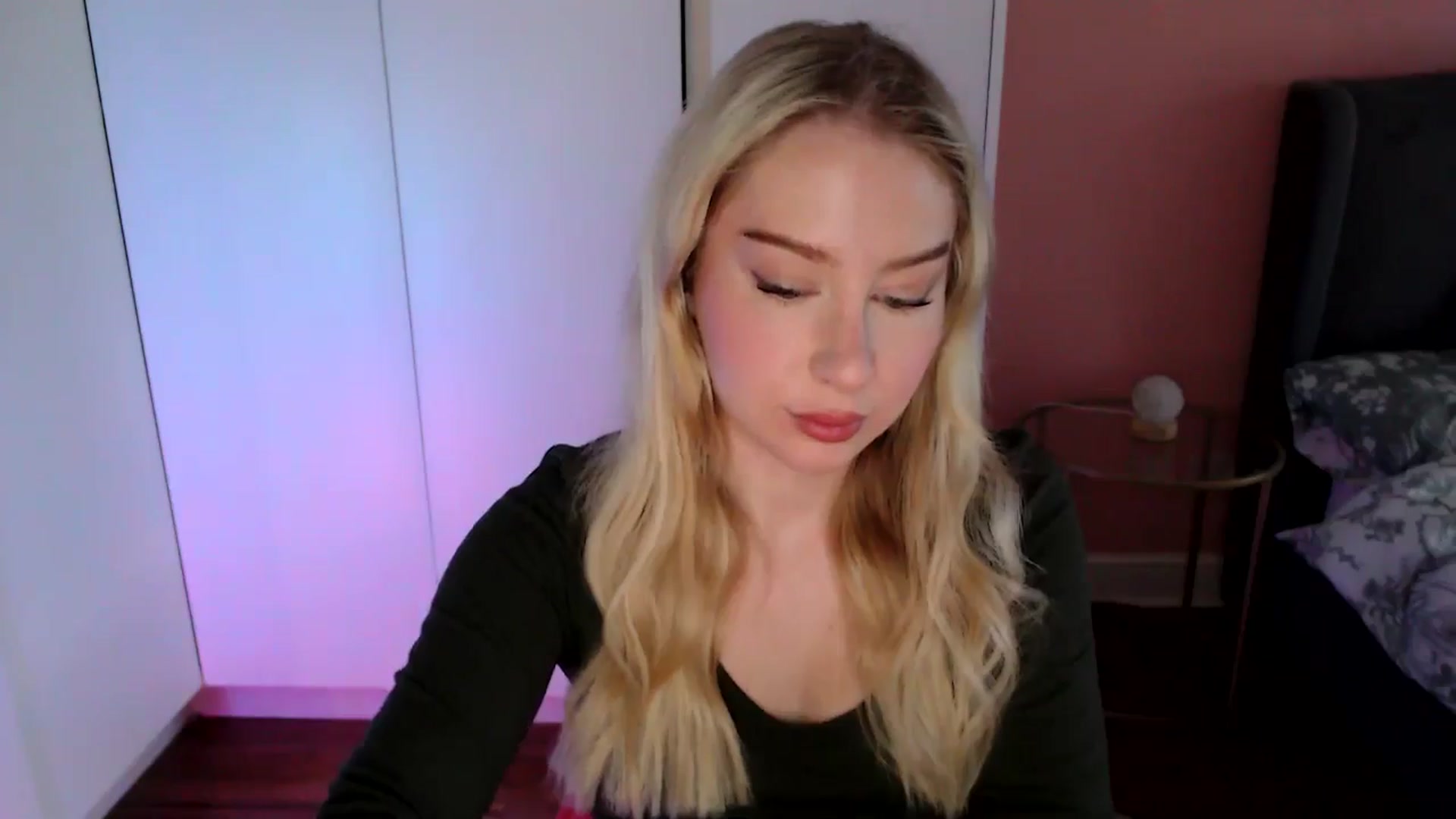 Gallery image thumbnail from PetiteAvax's myfreecams stream on, 11/23/2024, 13:19 image 3 of 20