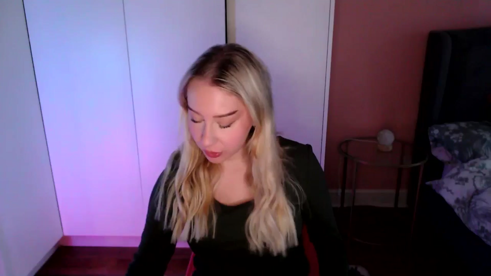 Gallery image thumbnail from PetiteAvax's myfreecams stream on, 11/23/2024, 13:19 image 19 of 20