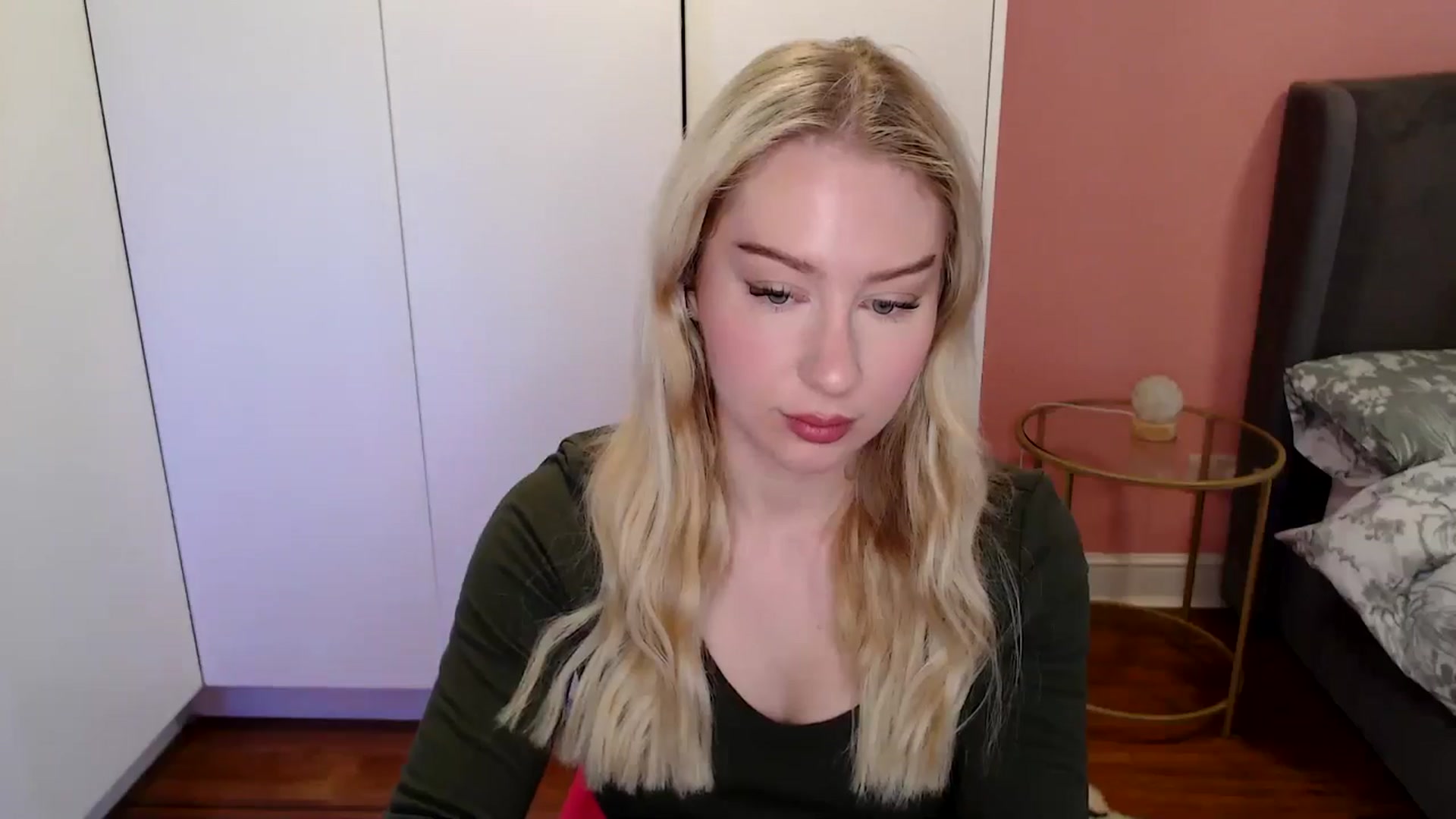Gallery image thumbnail from PetiteAvax's myfreecams stream on, 11/23/2024, 13:19 image 5 of 20