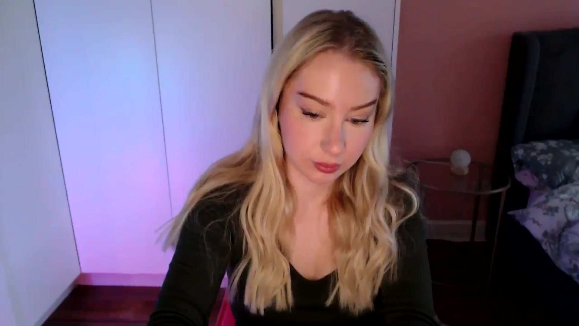 Gallery image thumbnail from PetiteAvax's myfreecams stream on, 11/23/2024, 13:19 image 9 of 20