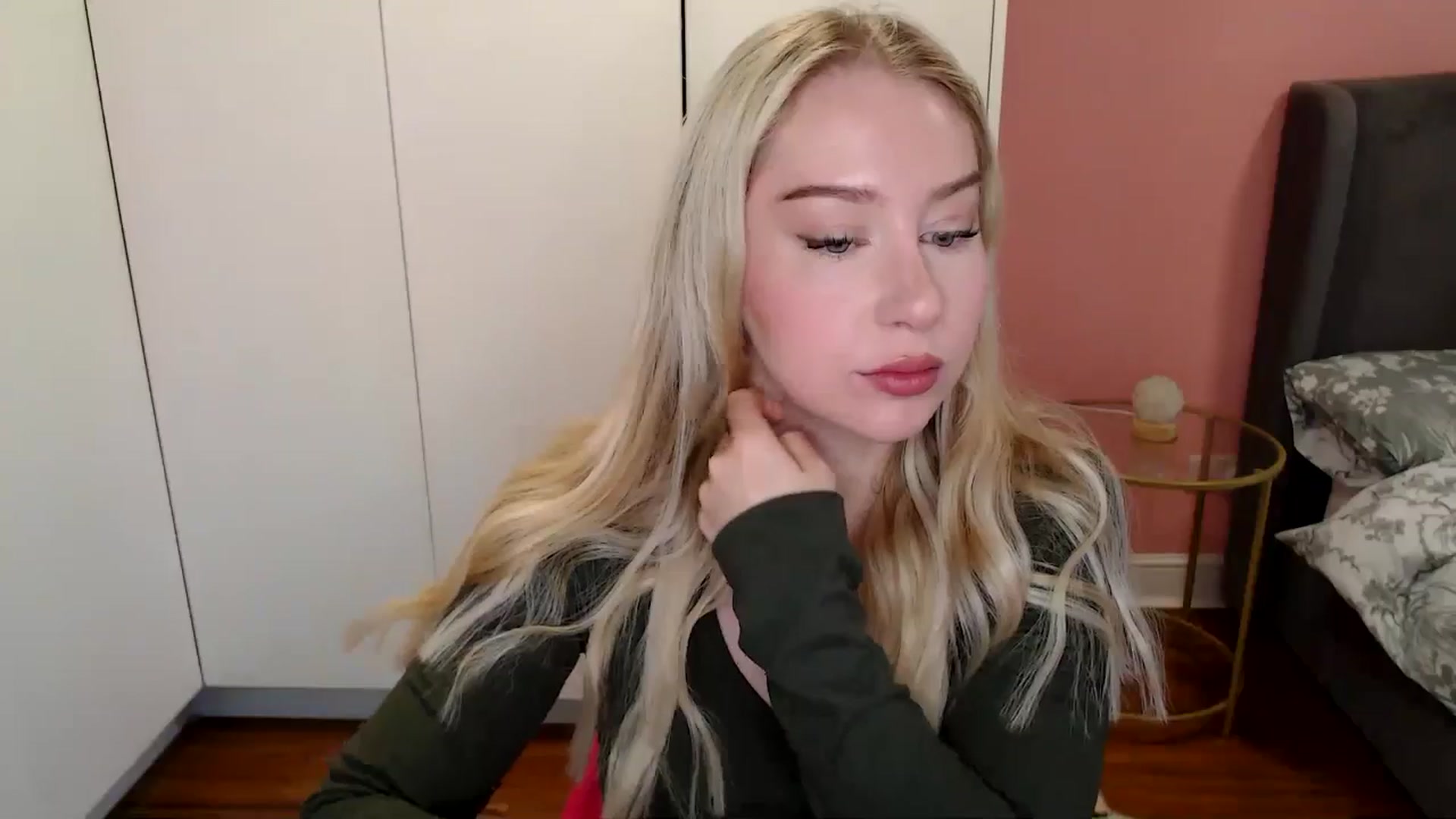 Gallery image thumbnail from PetiteAvax's myfreecams stream on, 11/23/2024, 13:19 image 8 of 20