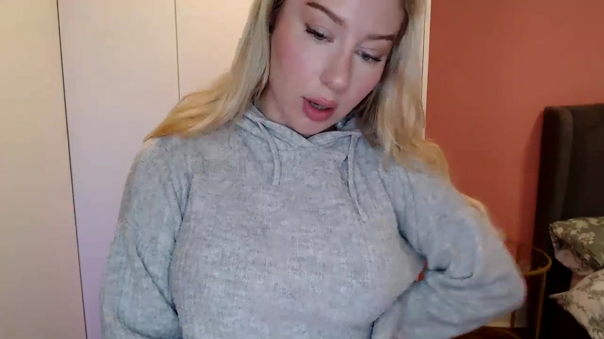 Gallery image thumbnail from PetiteAvax's myfreecams stream on, 11/23/2024, 14:05 image 3 of 20