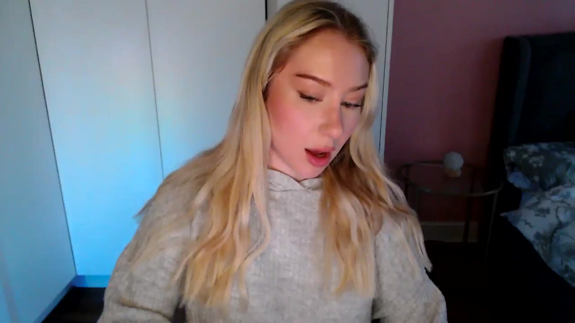 Gallery image thumbnail from PetiteAvax's myfreecams stream on, 11/23/2024, 14:05 image 19 of 20