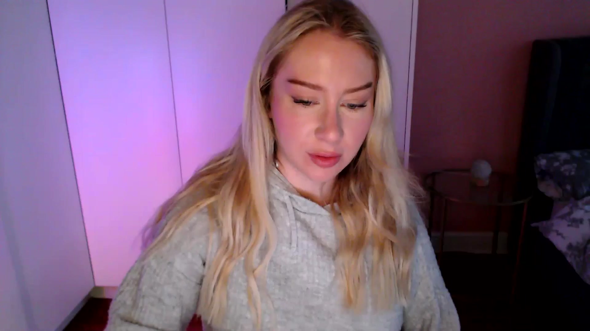 Gallery image thumbnail from PetiteAvax's myfreecams stream on, 11/23/2024, 14:05 image 16 of 20