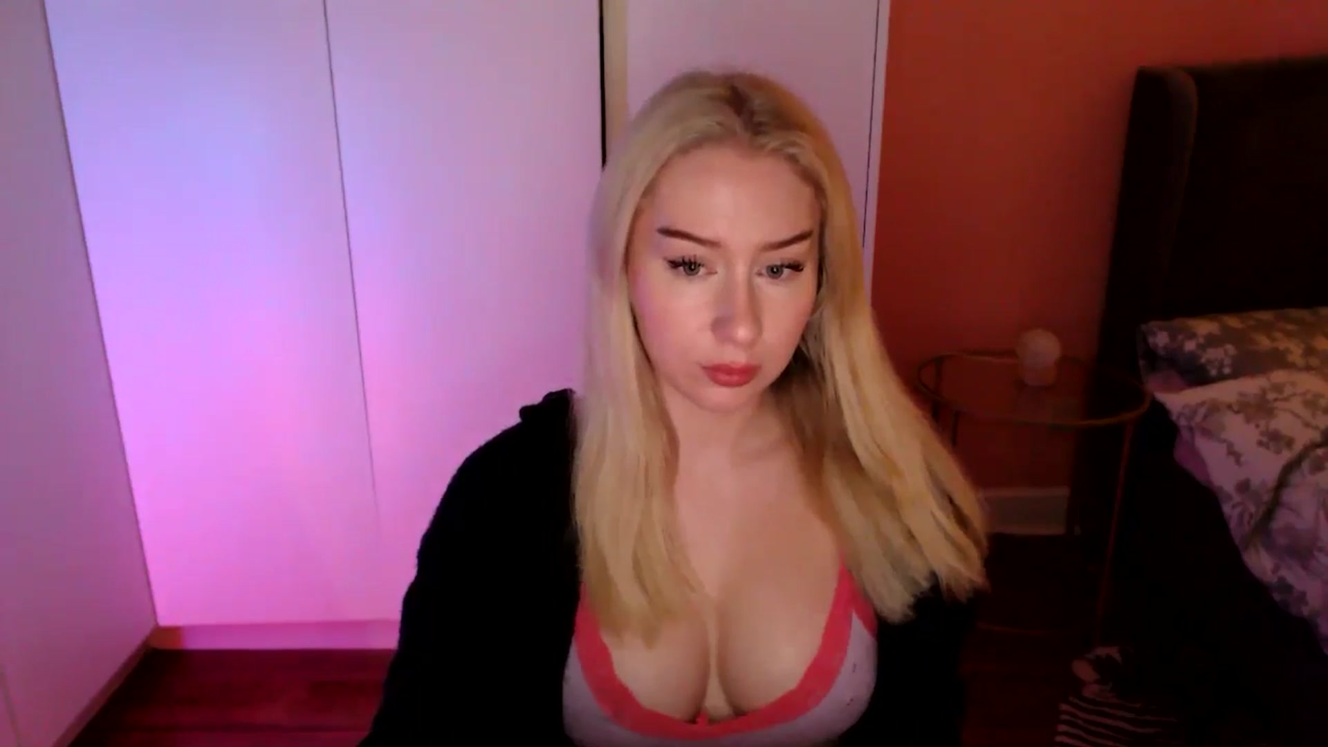 Gallery image thumbnail from PetiteAvax's myfreecams stream on, 11/27/2024, 16:47 image 5 of 20