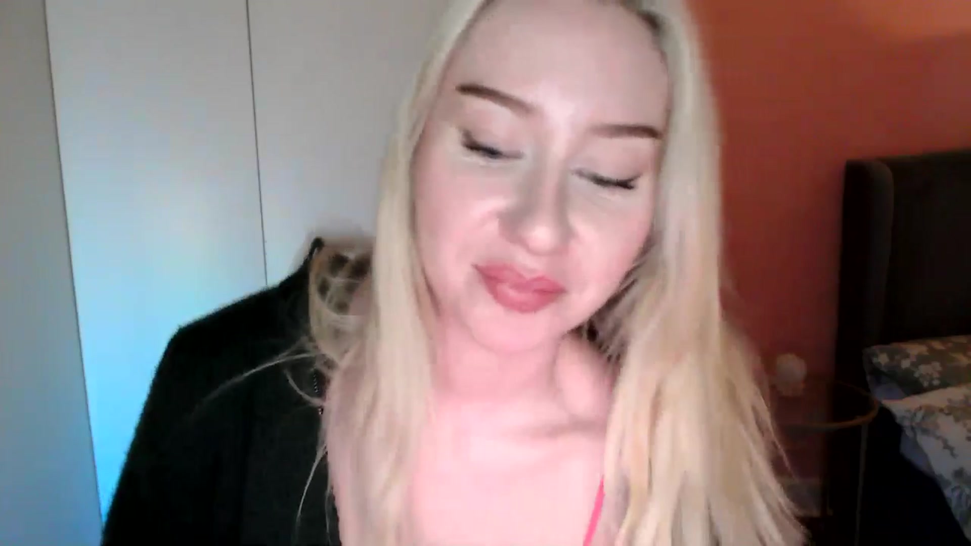 Gallery image thumbnail from PetiteAvax's myfreecams stream on, 11/27/2024, 16:47 image 20 of 20