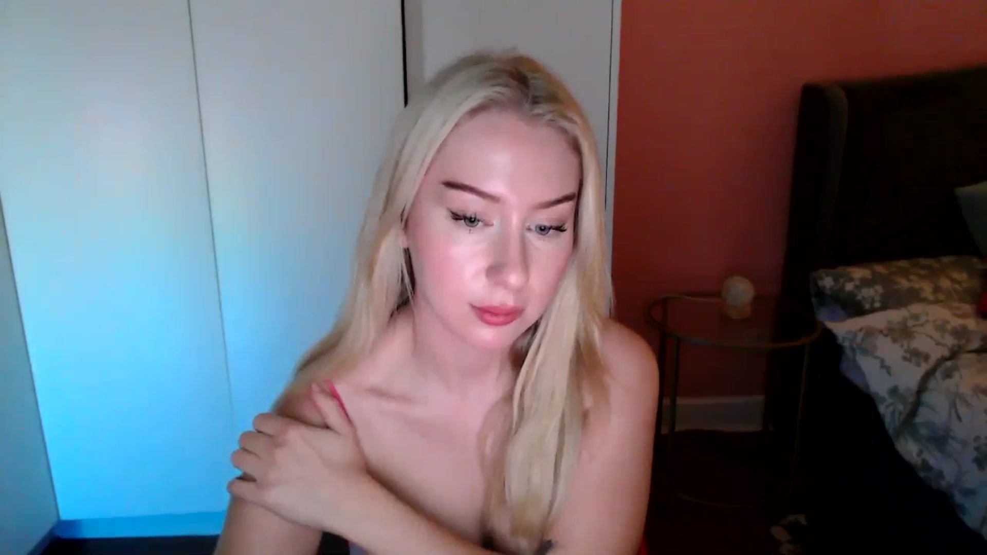 Gallery image thumbnail from PetiteAvax's myfreecams stream on, 11/27/2024, 18:18 image 7 of 20