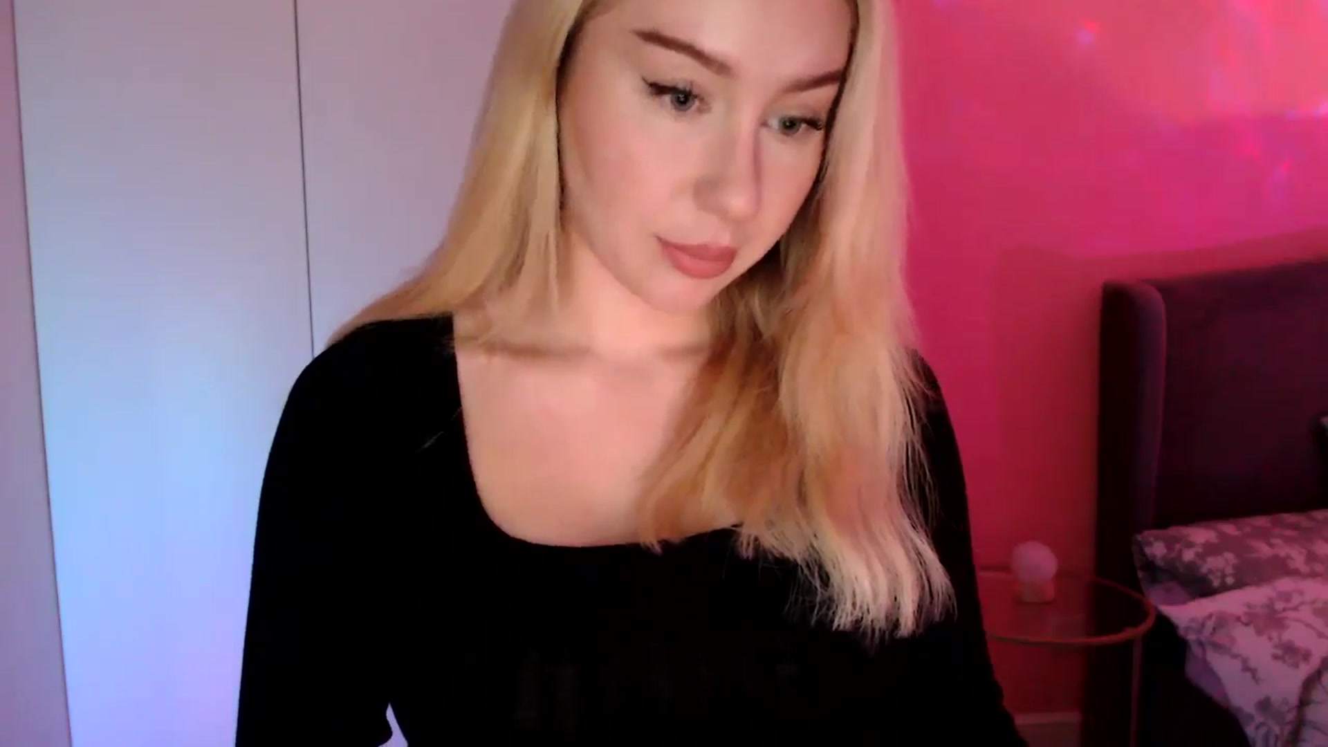 Gallery image thumbnail from PetiteAvax's myfreecams stream on, 11/27/2024, 20:39 image 10 of 20