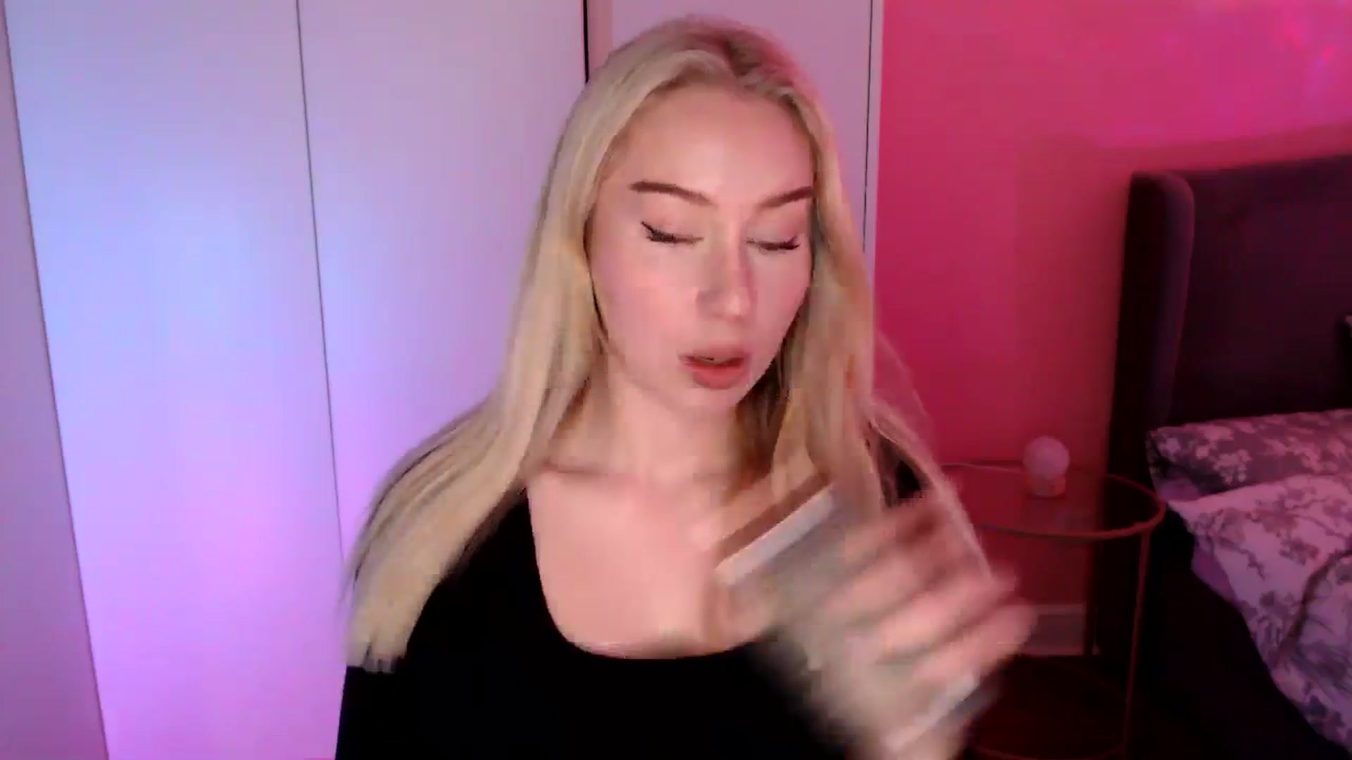 Gallery image thumbnail from PetiteAvax's myfreecams stream on, 11/27/2024, 20:39 image 17 of 20