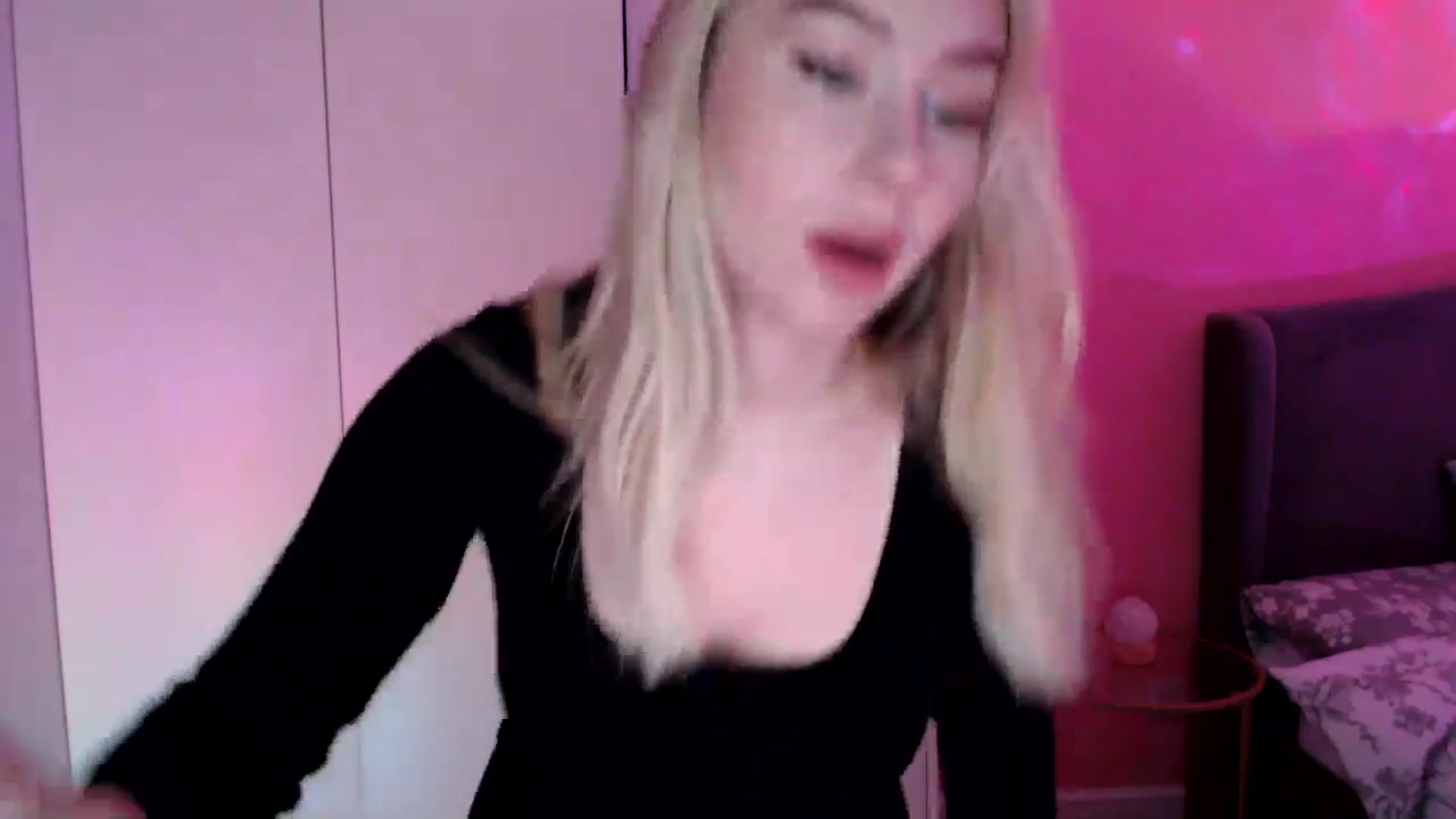Gallery image thumbnail from PetiteAvax's myfreecams stream on, 11/27/2024, 20:39 image 5 of 20