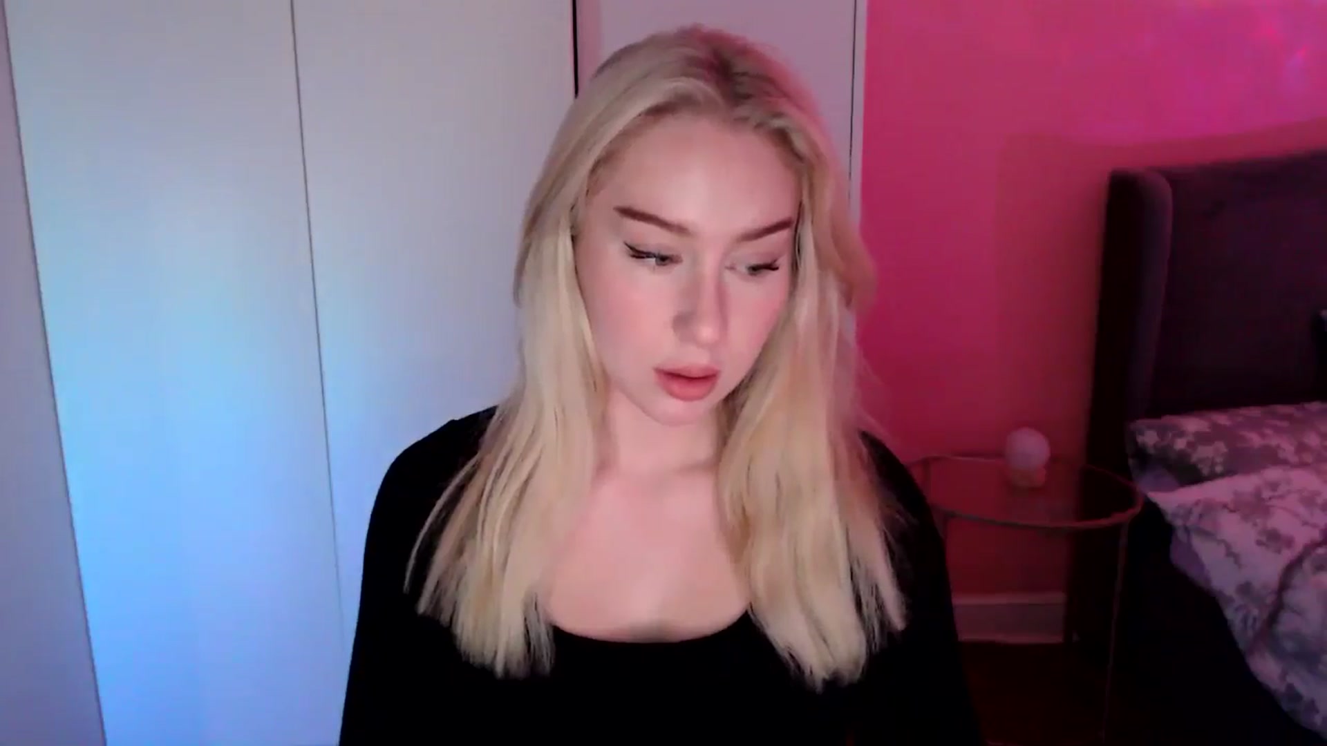 Gallery image thumbnail from PetiteAvax's myfreecams stream on, 11/27/2024, 20:39 image 19 of 20