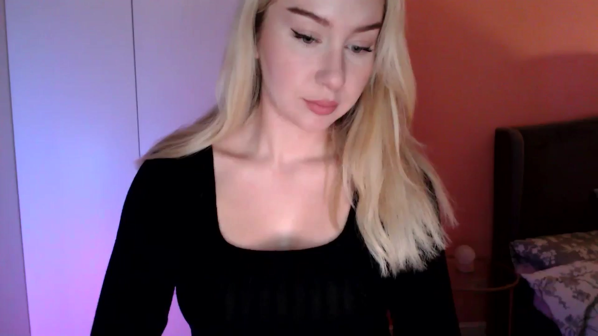 Gallery image thumbnail from PetiteAvax's myfreecams stream on, 11/27/2024, 20:39 image 1 of 20