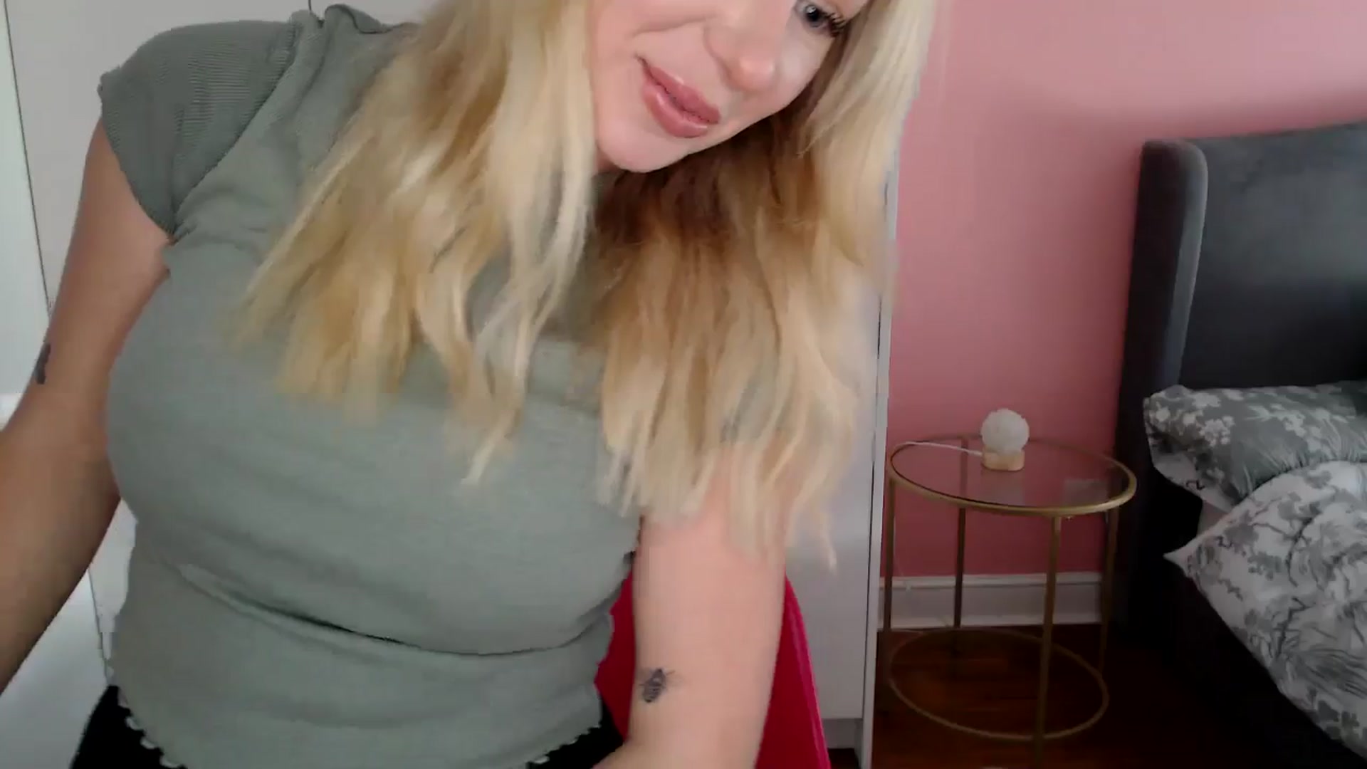 Gallery image thumbnail from PetiteAvax's myfreecams stream on, 11/28/2024, 14:19 image 5 of 20