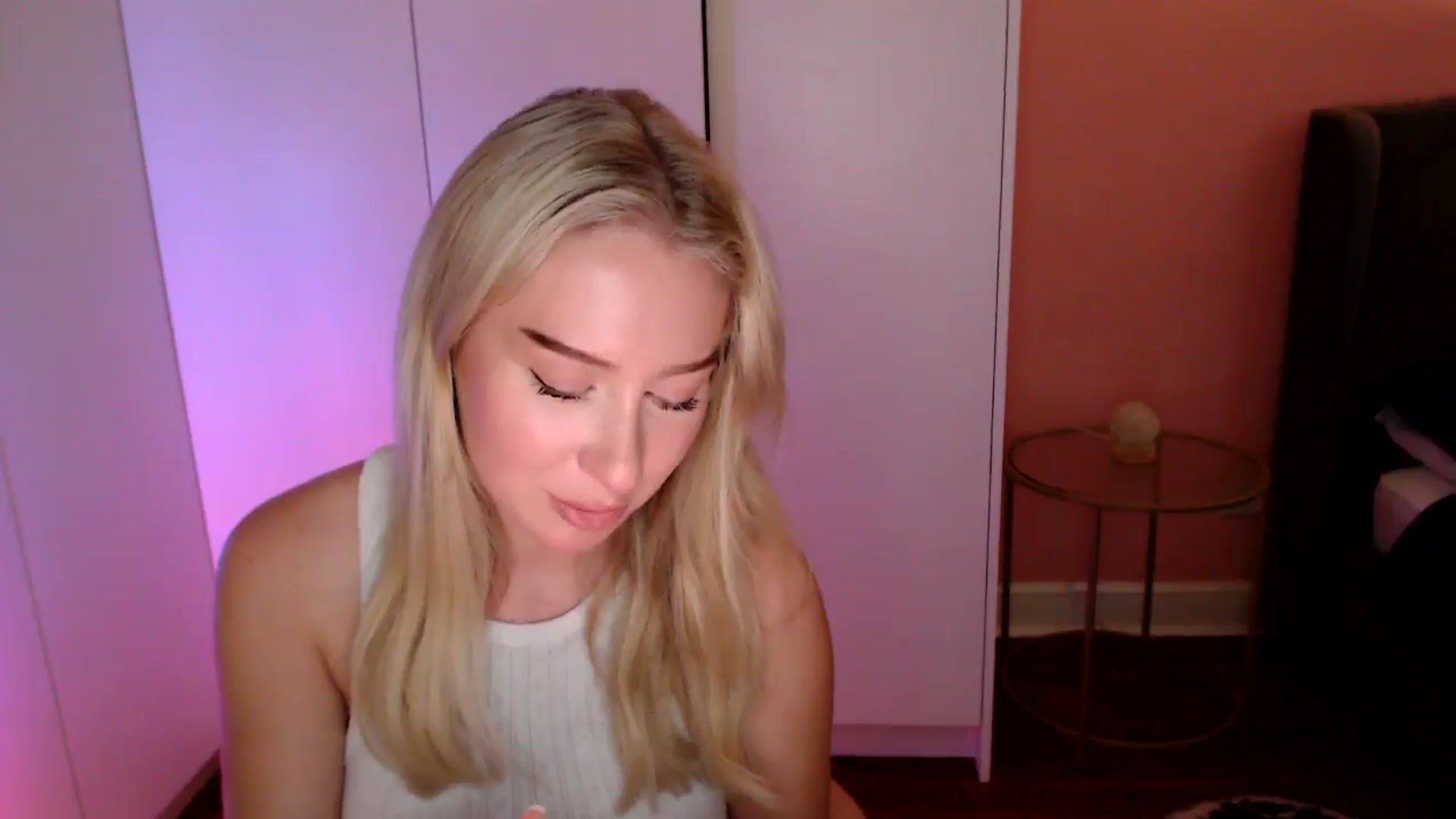 Gallery image thumbnail from PetiteAvax's myfreecams stream on, 11/30/2024, 18:09 image 15 of 20