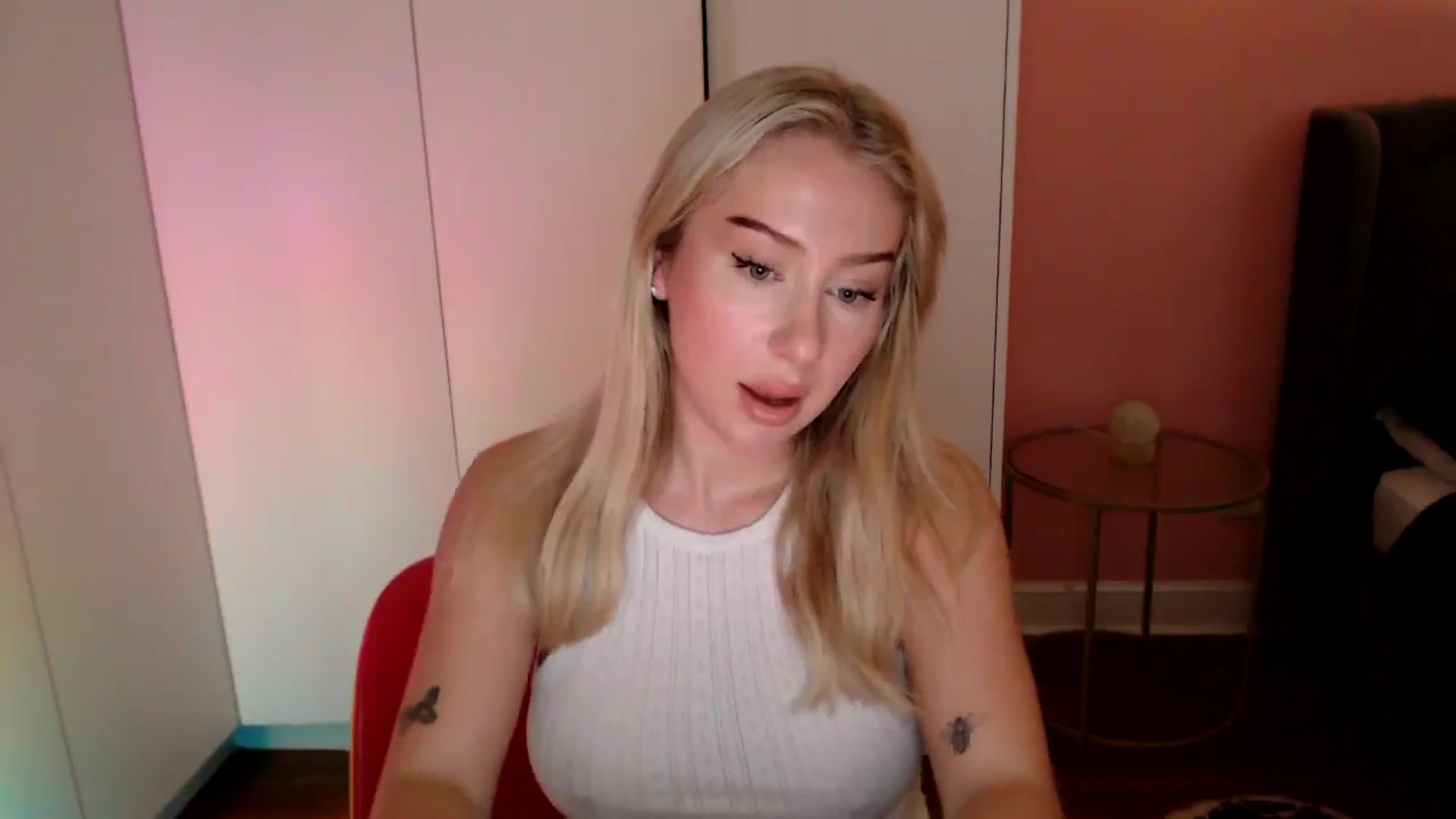 Gallery image thumbnail from PetiteAvax's myfreecams stream on, 11/30/2024, 18:09 image 9 of 20