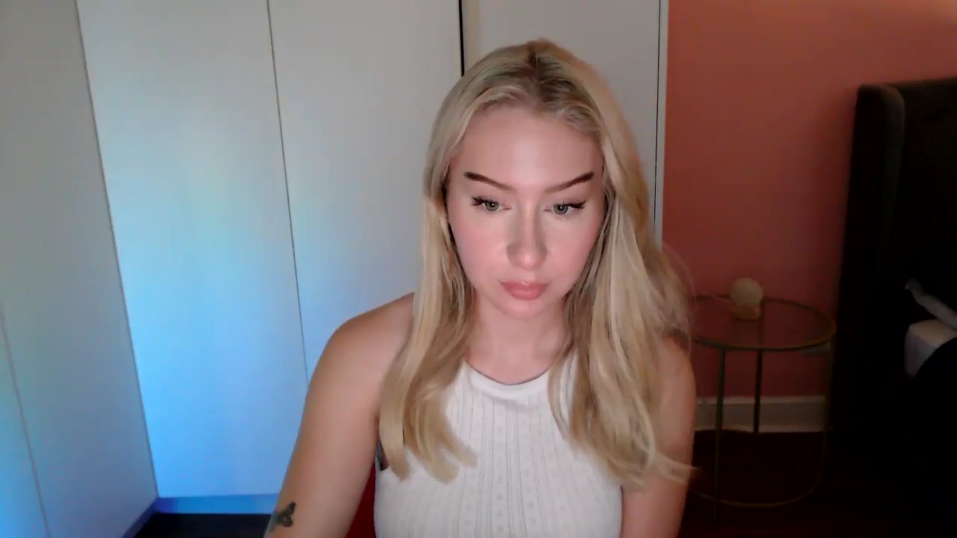 Gallery image thumbnail from PetiteAvax's myfreecams stream on, 11/30/2024, 18:09 image 19 of 20