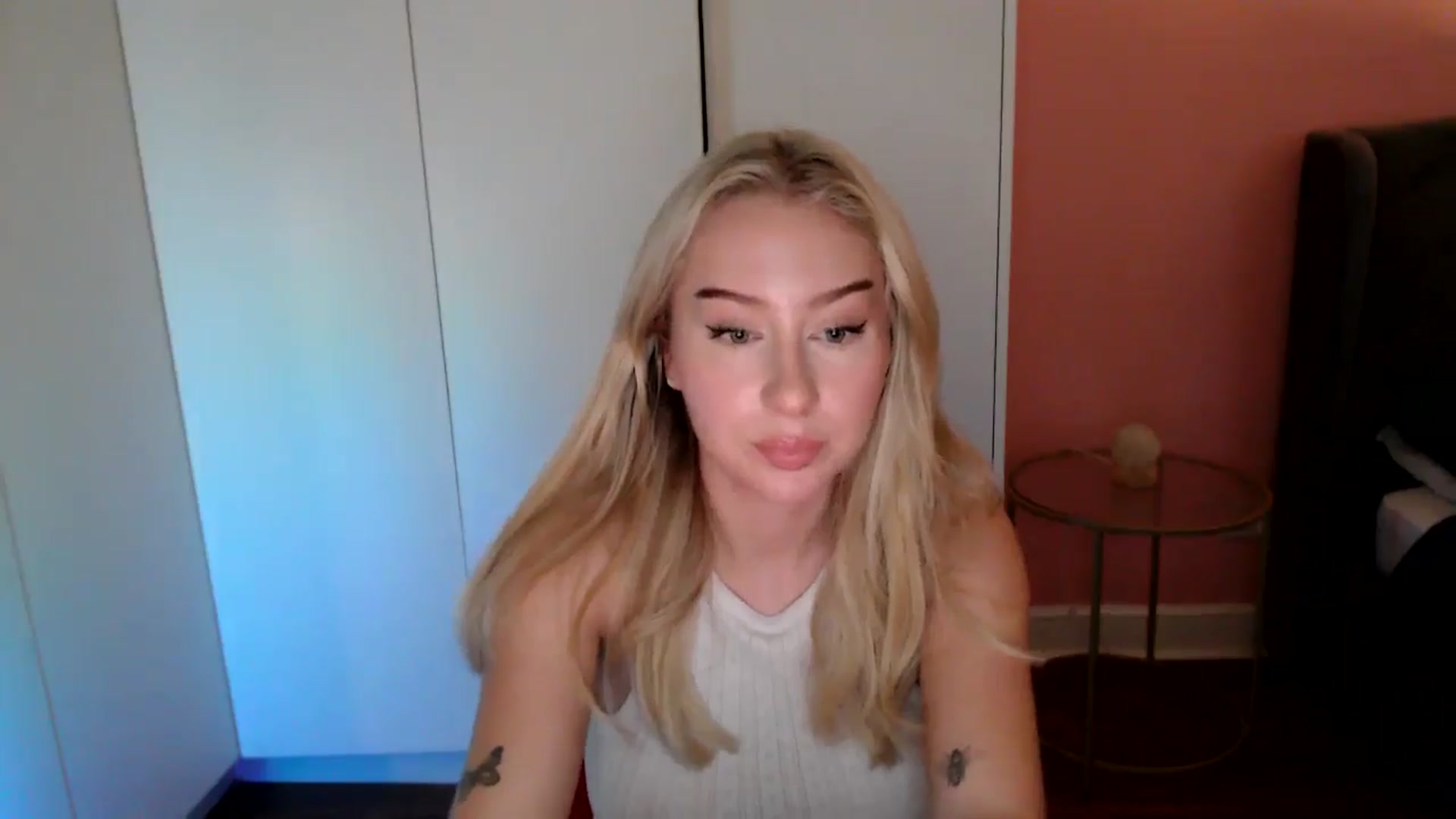 Gallery image thumbnail from PetiteAvax's myfreecams stream on, 11/30/2024, 18:09 image 18 of 20