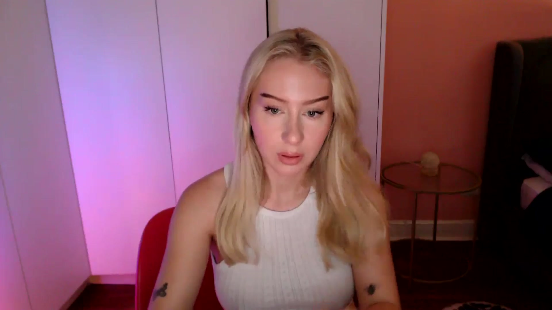 Gallery image thumbnail from PetiteAvax's myfreecams stream on, 11/30/2024, 18:09 image 14 of 20
