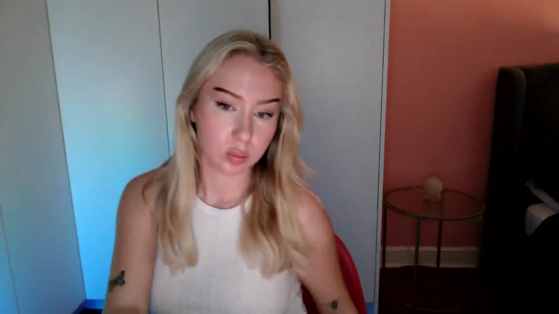 Gallery image thumbnail from PetiteAvax's myfreecams stream on, 11/30/2024, 19:10 image 16 of 20