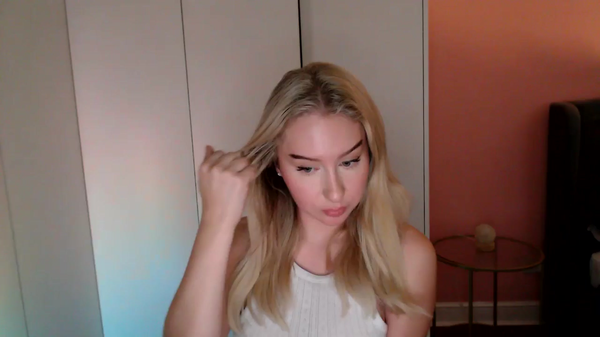 Gallery image thumbnail from PetiteAvax's myfreecams stream on, 11/30/2024, 20:23 image 1 of 20