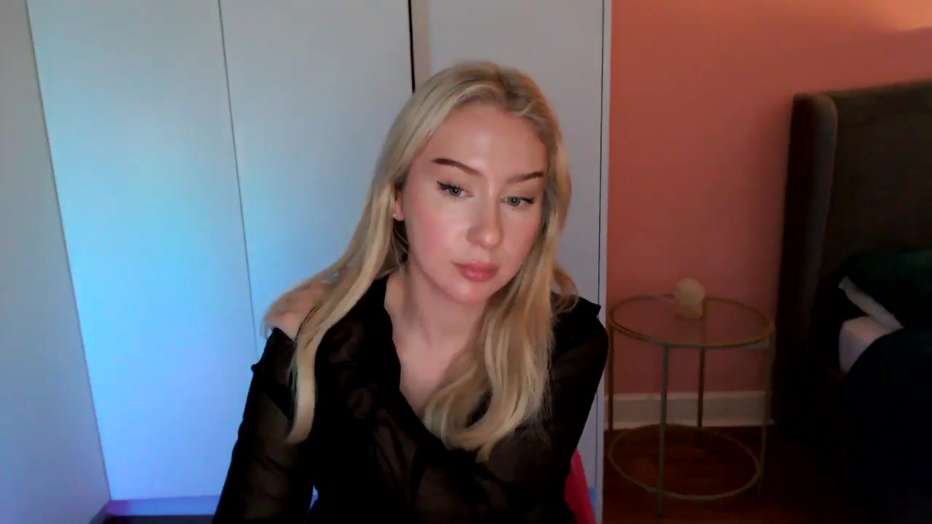 Gallery image thumbnail from PetiteAvax's myfreecams stream on, 11/30/2024, 20:23 image 19 of 20
