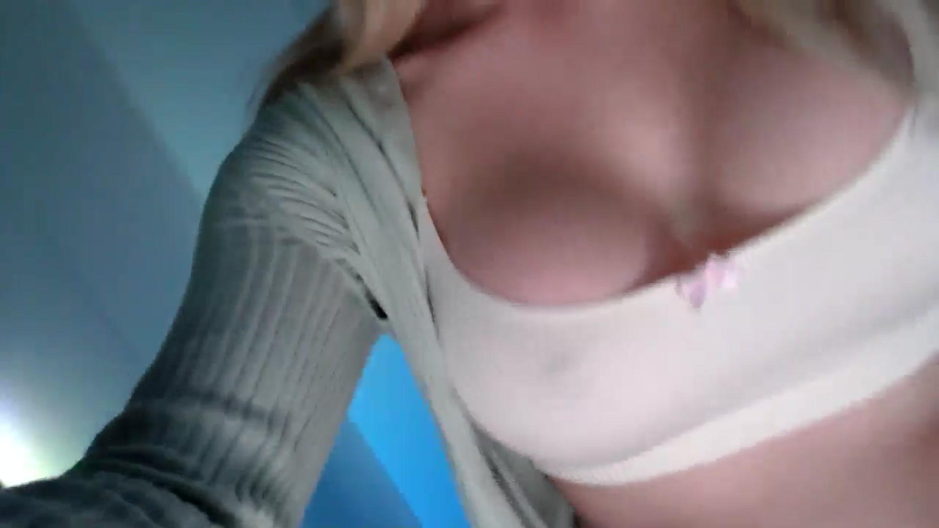 Gallery image thumbnail from PetiteAvax's myfreecams stream on, 12/01/2024, 15:17 image 14 of 20