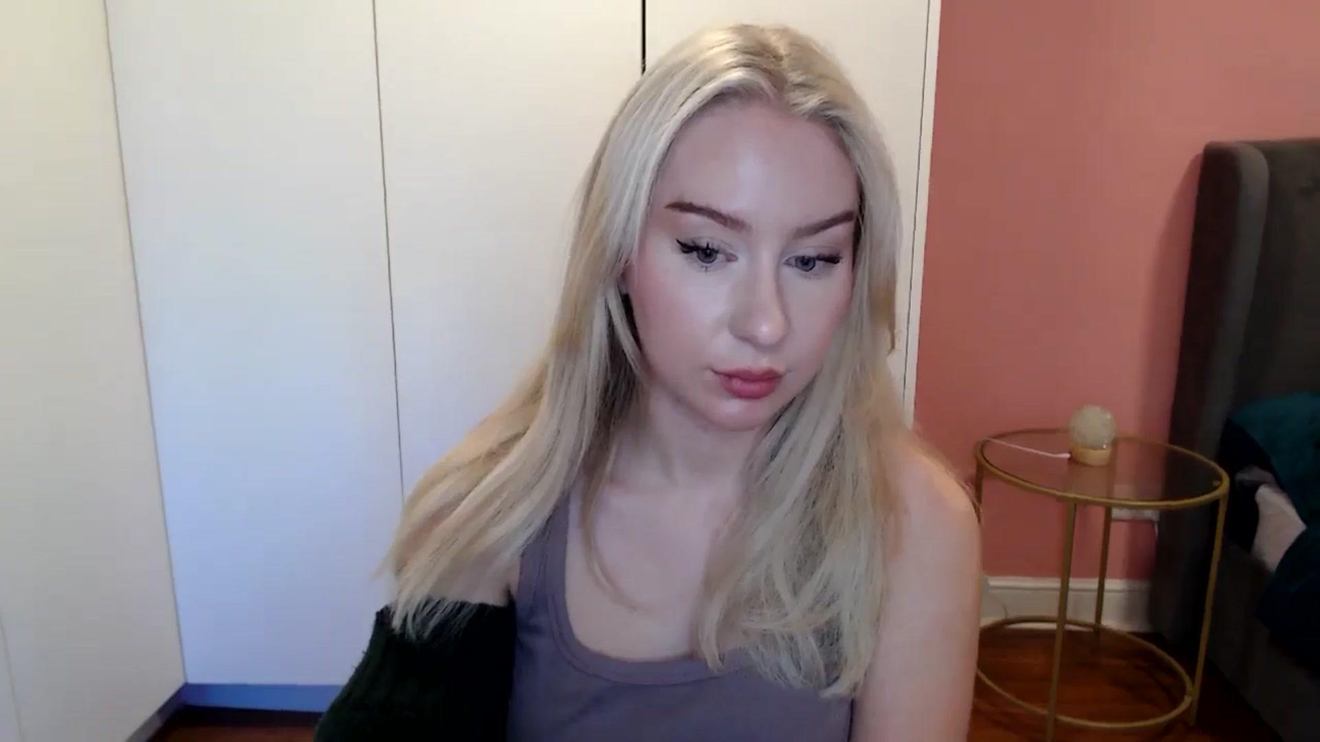 Gallery image thumbnail from PetiteAvax's myfreecams stream on, 12/03/2024, 20:07 image 19 of 20