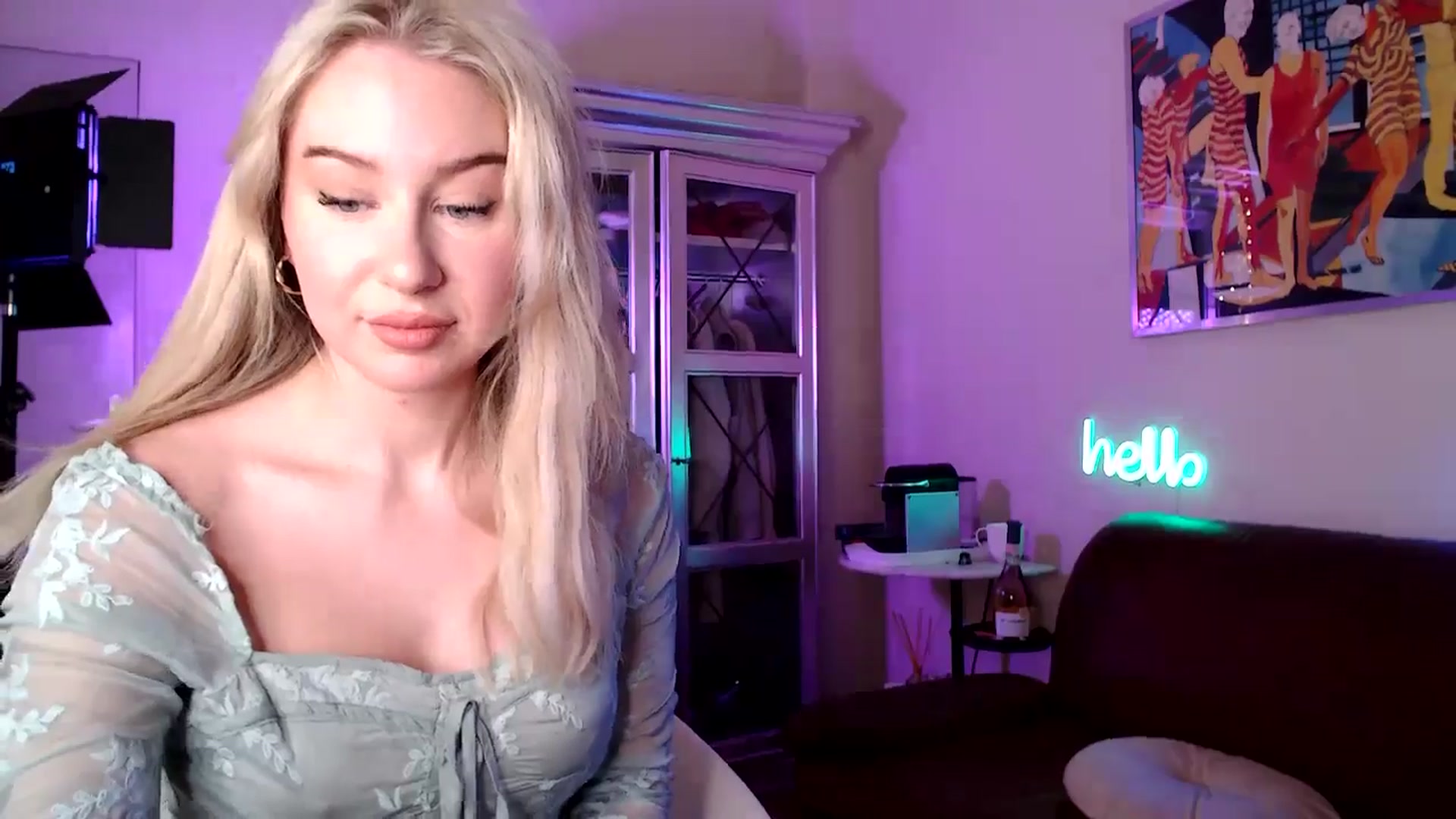 Gallery image thumbnail from PetiteAvax's myfreecams stream on, 12/05/2024, 20:19 image 12 of 20