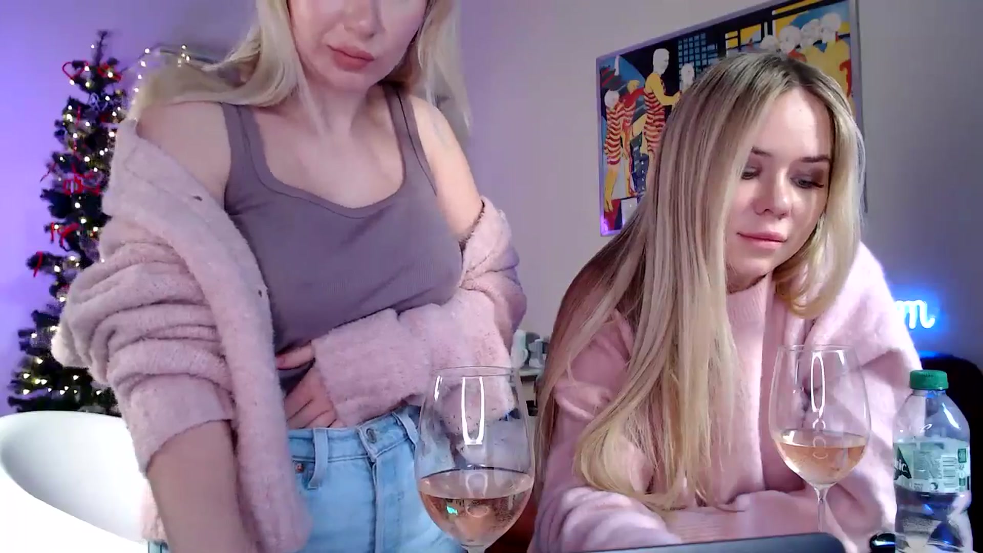 Gallery image thumbnail from PetiteAvax's myfreecams stream on, 12/06/2024, 10:40 image 16 of 20
