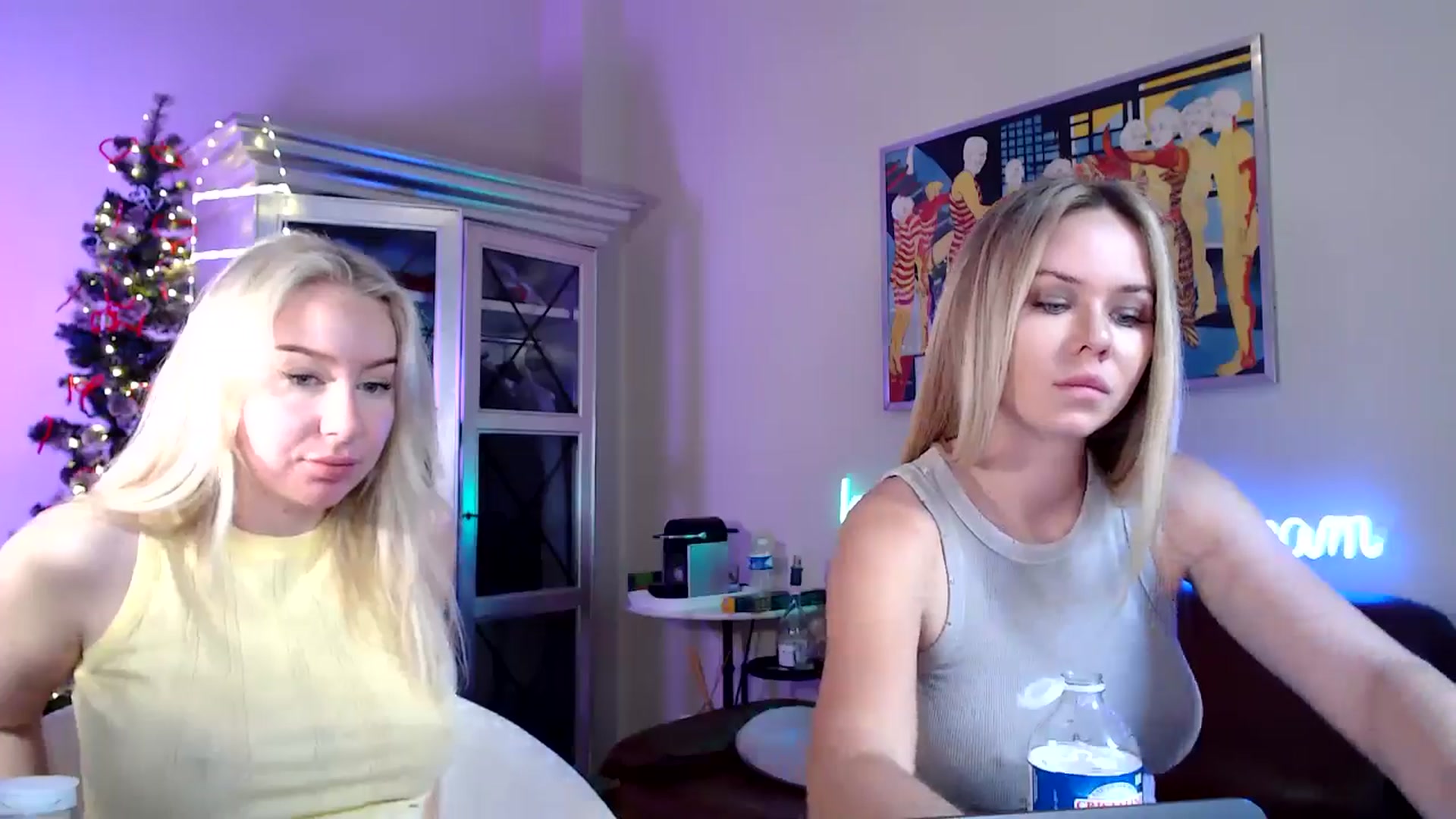 Gallery image thumbnail from PetiteAvax's myfreecams stream on, 12/07/2024, 11:43 image 19 of 20