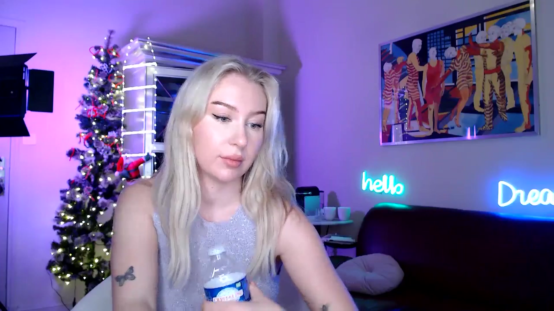 Gallery image thumbnail from PetiteAvax's myfreecams stream on, 12/07/2024, 21:01 image 10 of 20