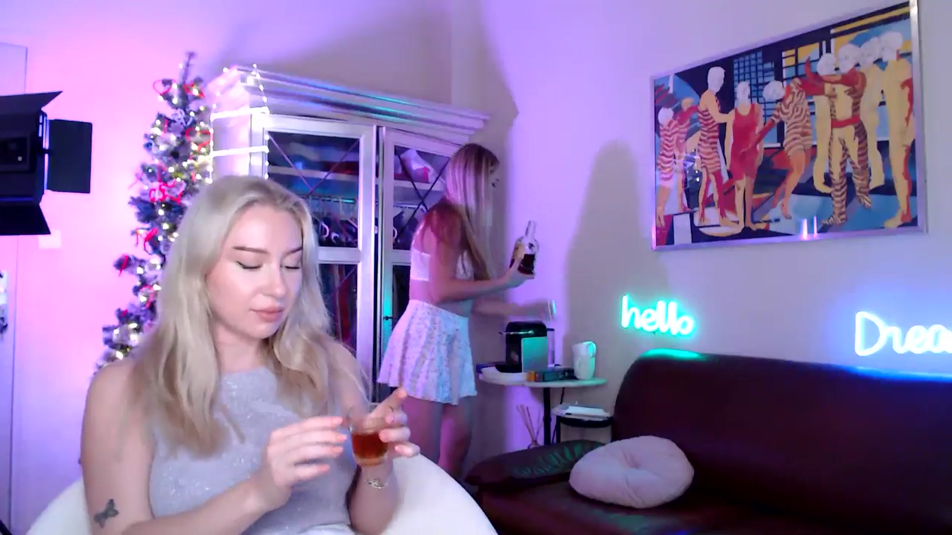 Gallery image thumbnail from PetiteAvax's myfreecams stream on, 12/07/2024, 21:01 image 9 of 20
