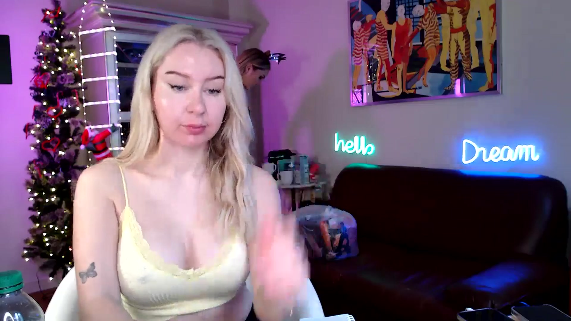 Gallery image thumbnail from PetiteAvax's myfreecams stream on, 12/09/2024, 10:45 image 14 of 20