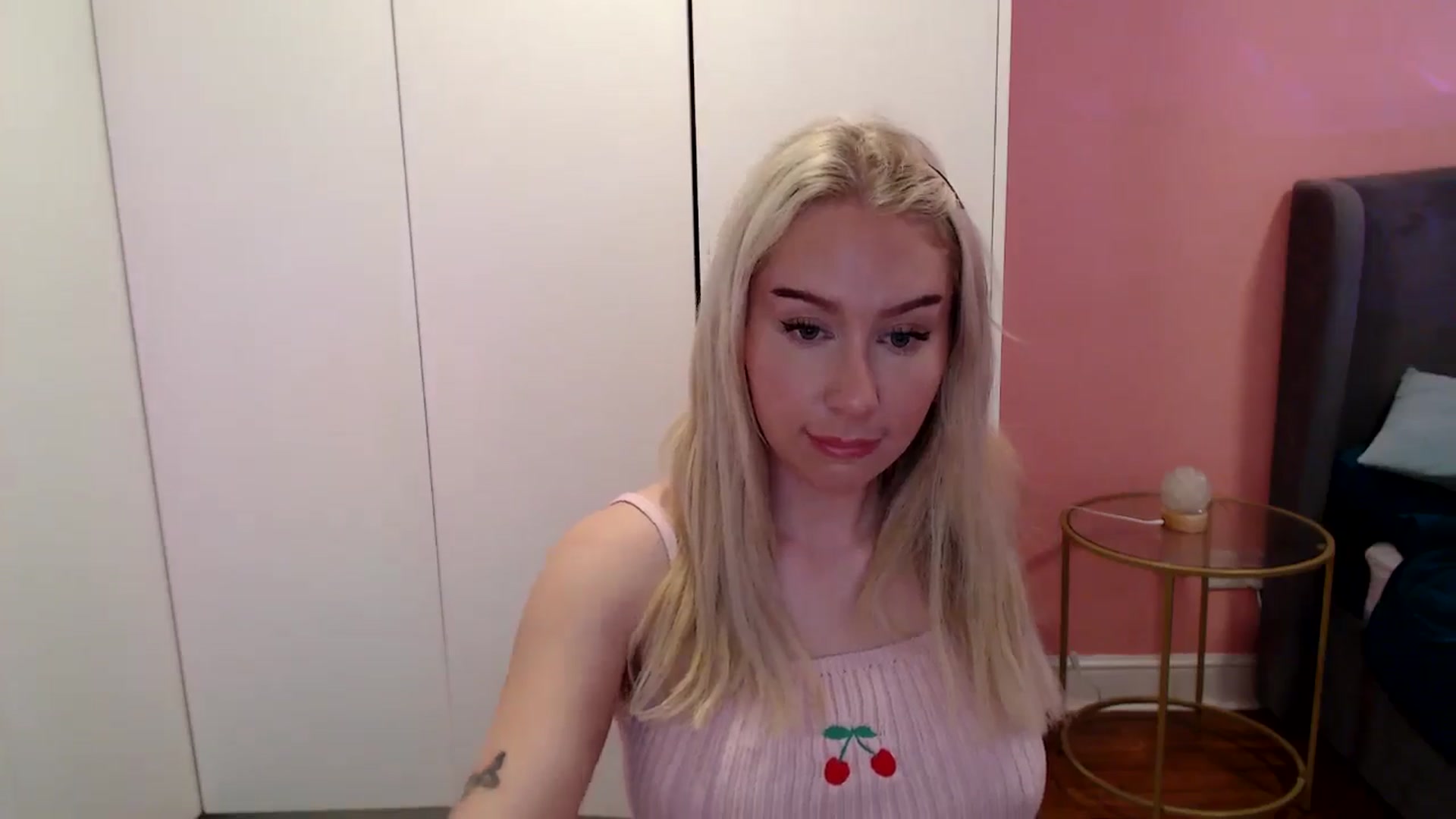 Gallery image thumbnail from PetiteAvax's myfreecams stream on, 12/11/2024, 21:04 image 13 of 20