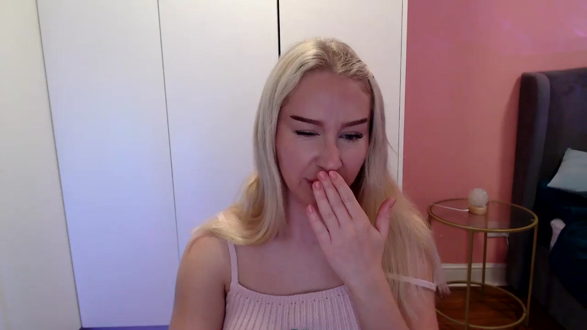 Gallery image thumbnail from PetiteAvax's myfreecams stream on, 12/11/2024, 21:04 image 10 of 20