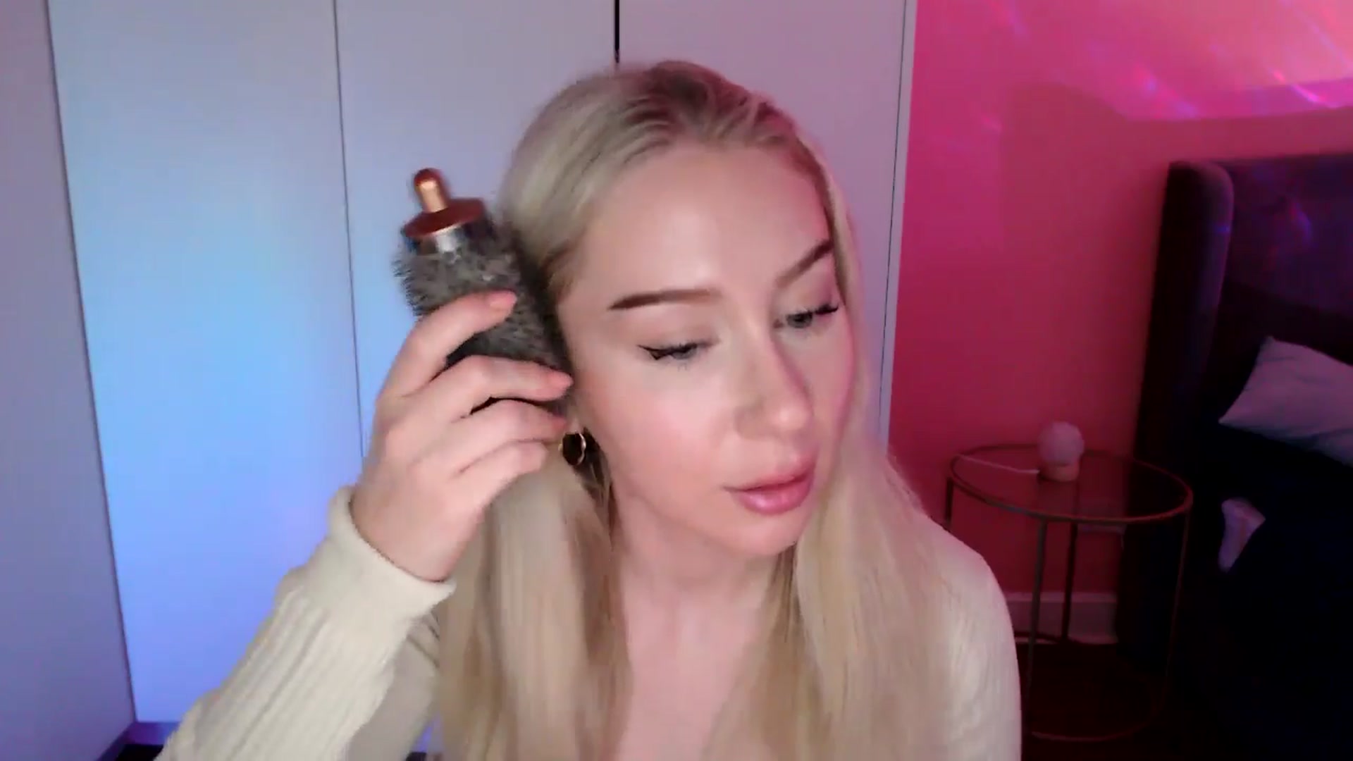 Gallery image thumbnail from PetiteAvax's myfreecams stream on, 12/11/2024, 21:46 image 17 of 20