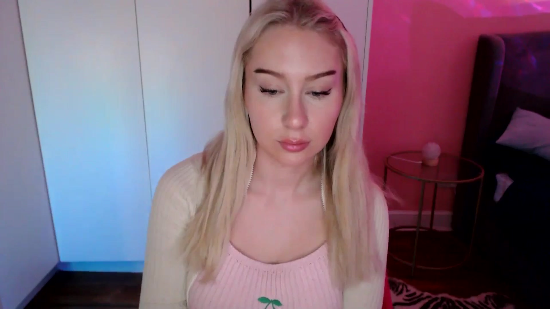 Gallery image thumbnail from PetiteAvax's myfreecams stream on, 12/11/2024, 21:46 image 20 of 20