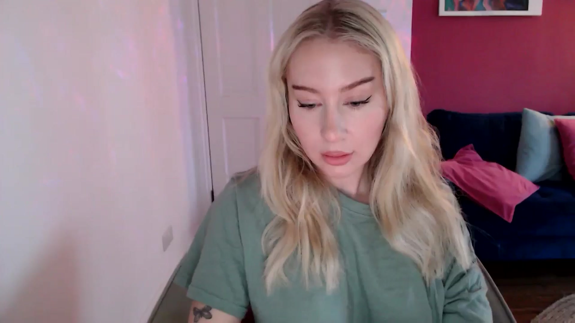 Gallery image thumbnail from PetiteAvax's myfreecams stream on, 12/12/2024, 10:15 image 17 of 20