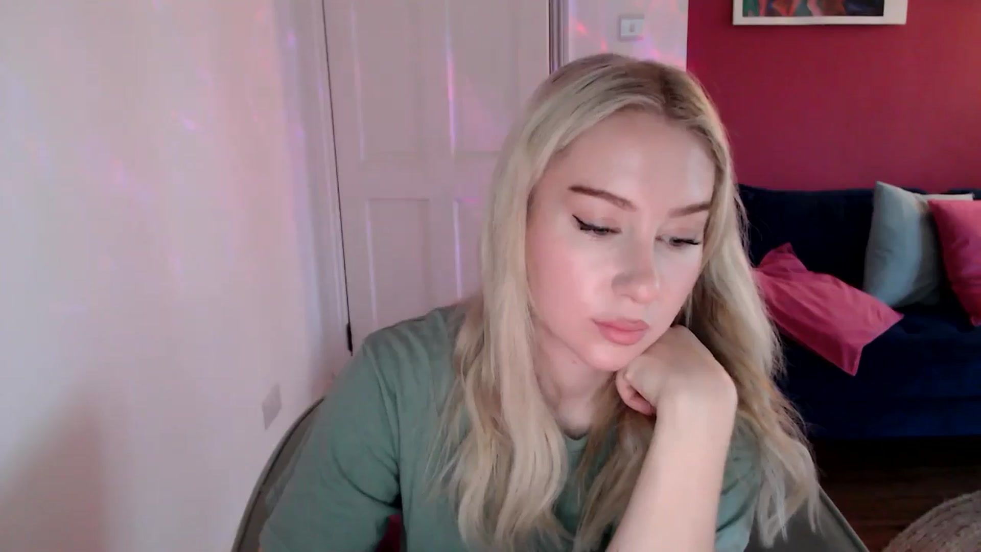 Gallery image thumbnail from PetiteAvax's myfreecams stream on, 12/12/2024, 10:15 image 8 of 20