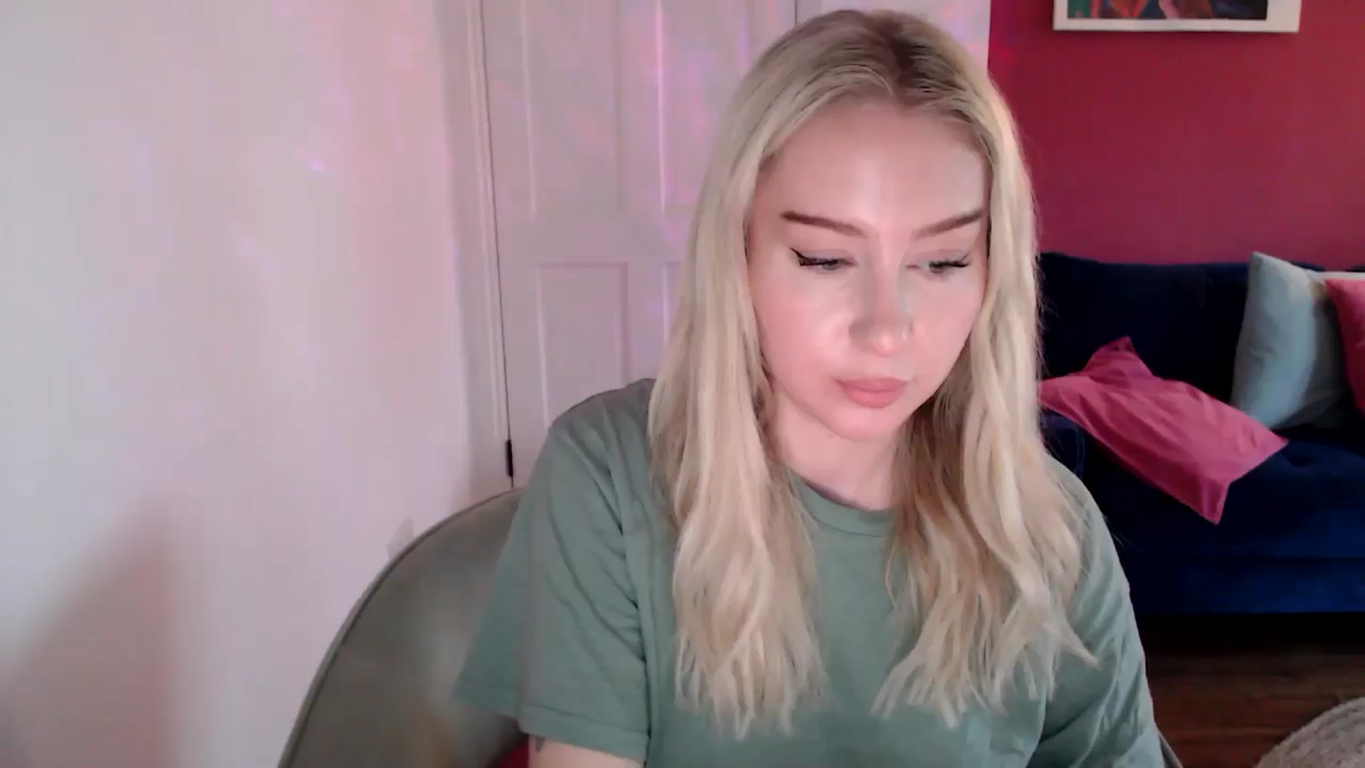 Gallery image thumbnail from PetiteAvax's myfreecams stream on, 12/12/2024, 11:25 image 6 of 20