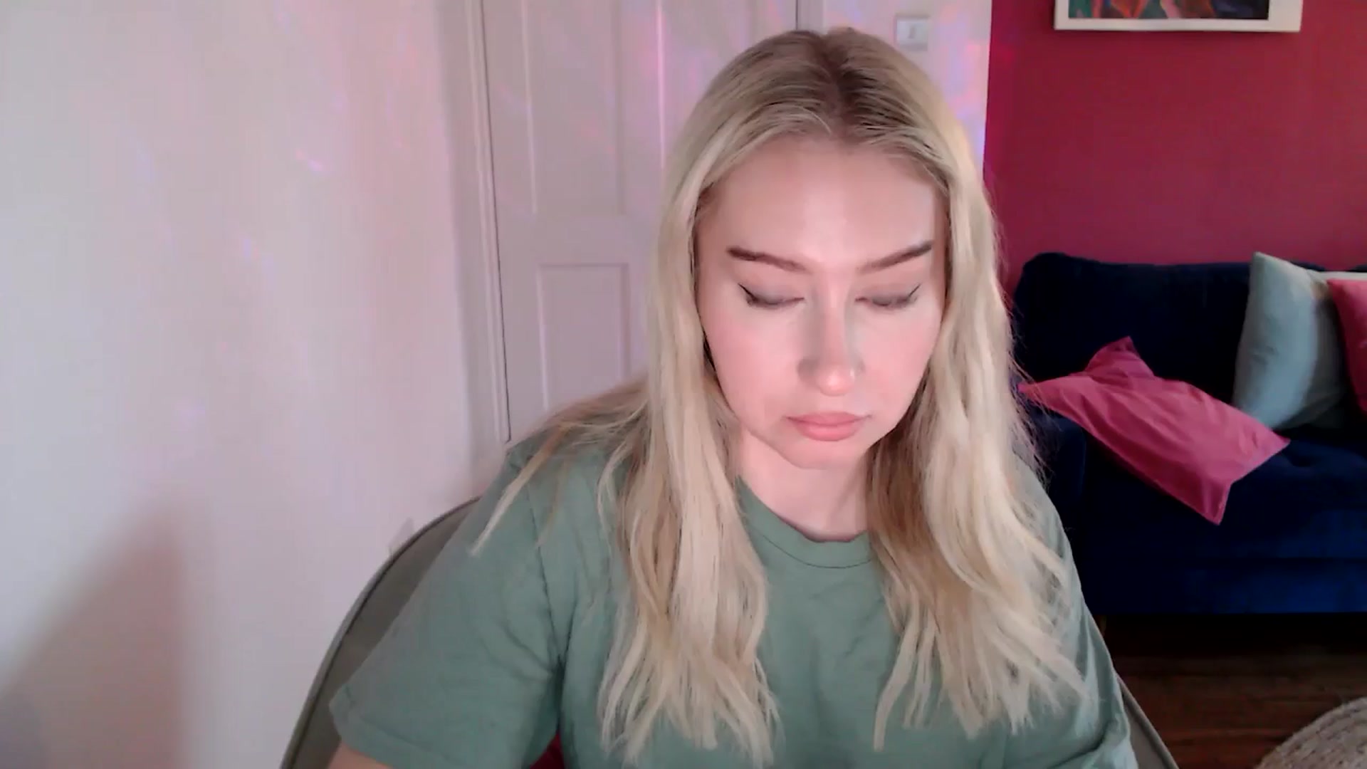 Gallery image thumbnail from PetiteAvax's myfreecams stream on, 12/12/2024, 11:25 image 1 of 20