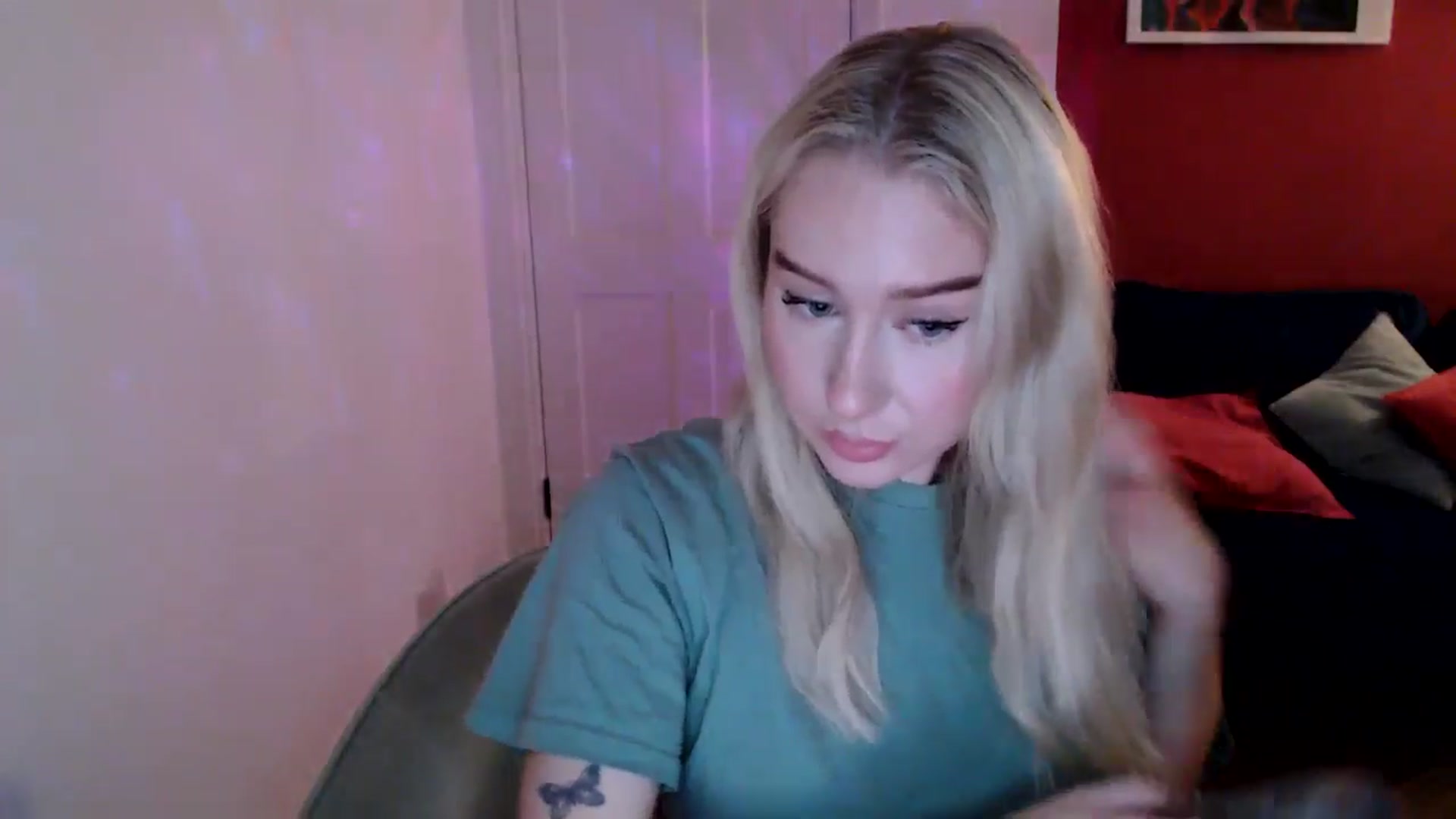 Gallery image thumbnail from PetiteAvax's myfreecams stream on, 12/12/2024, 17:31 image 8 of 20