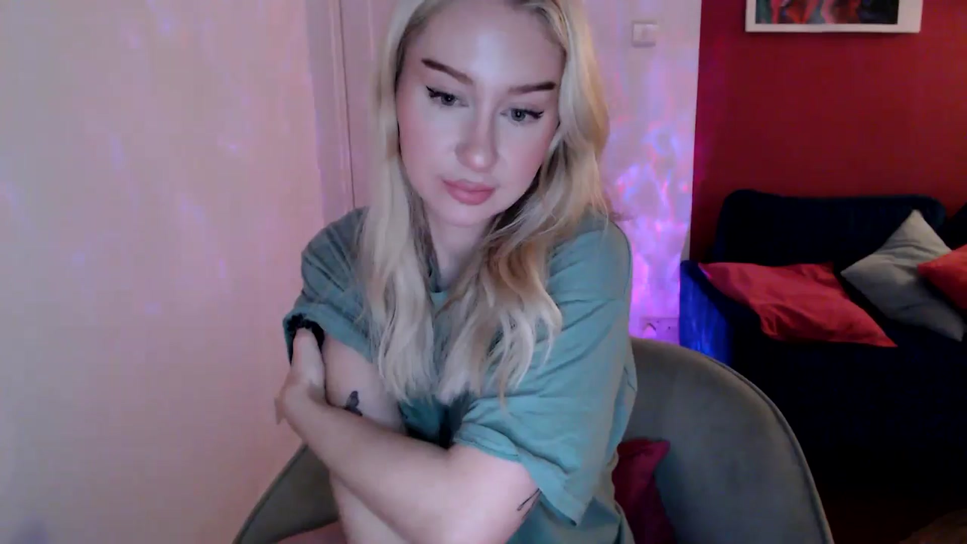 Gallery image thumbnail from PetiteAvax's myfreecams stream on, 12/12/2024, 17:31 image 15 of 20